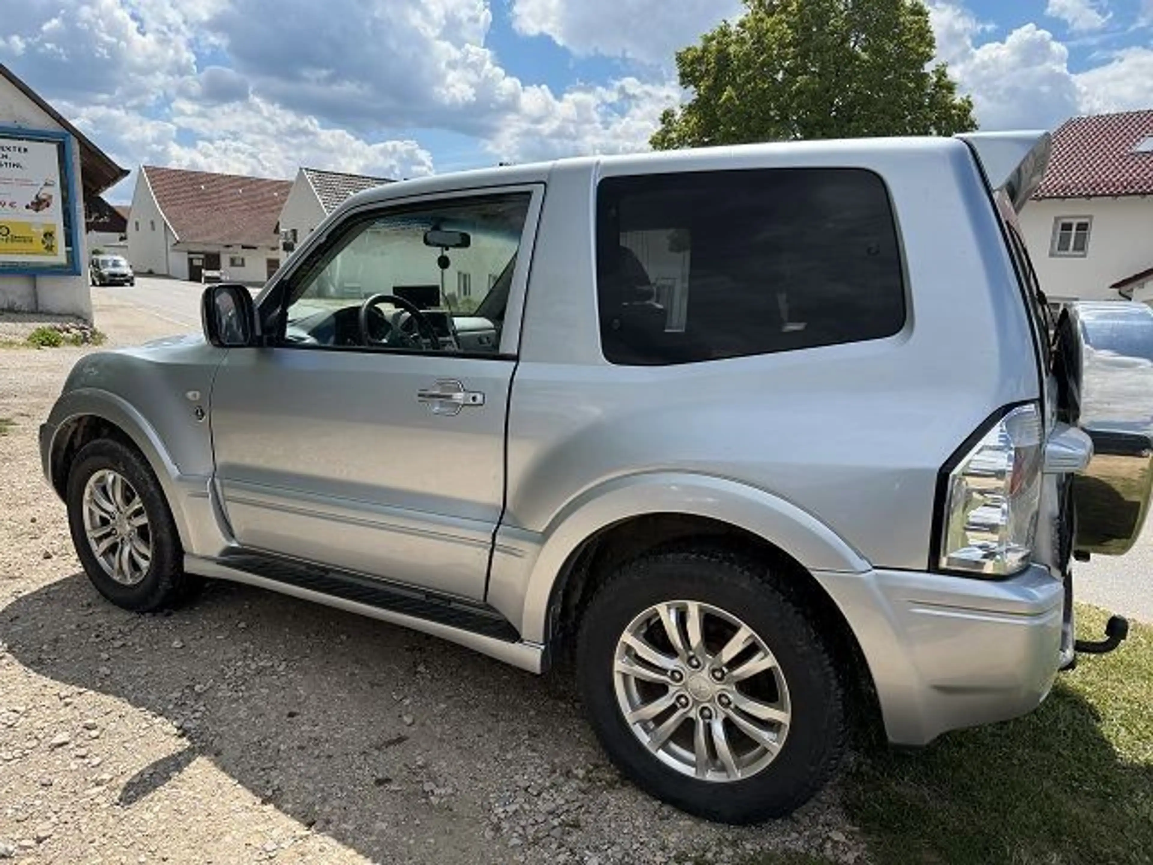 Mitsubishi Pajero 3.2 DI-D Dakar — photo 11