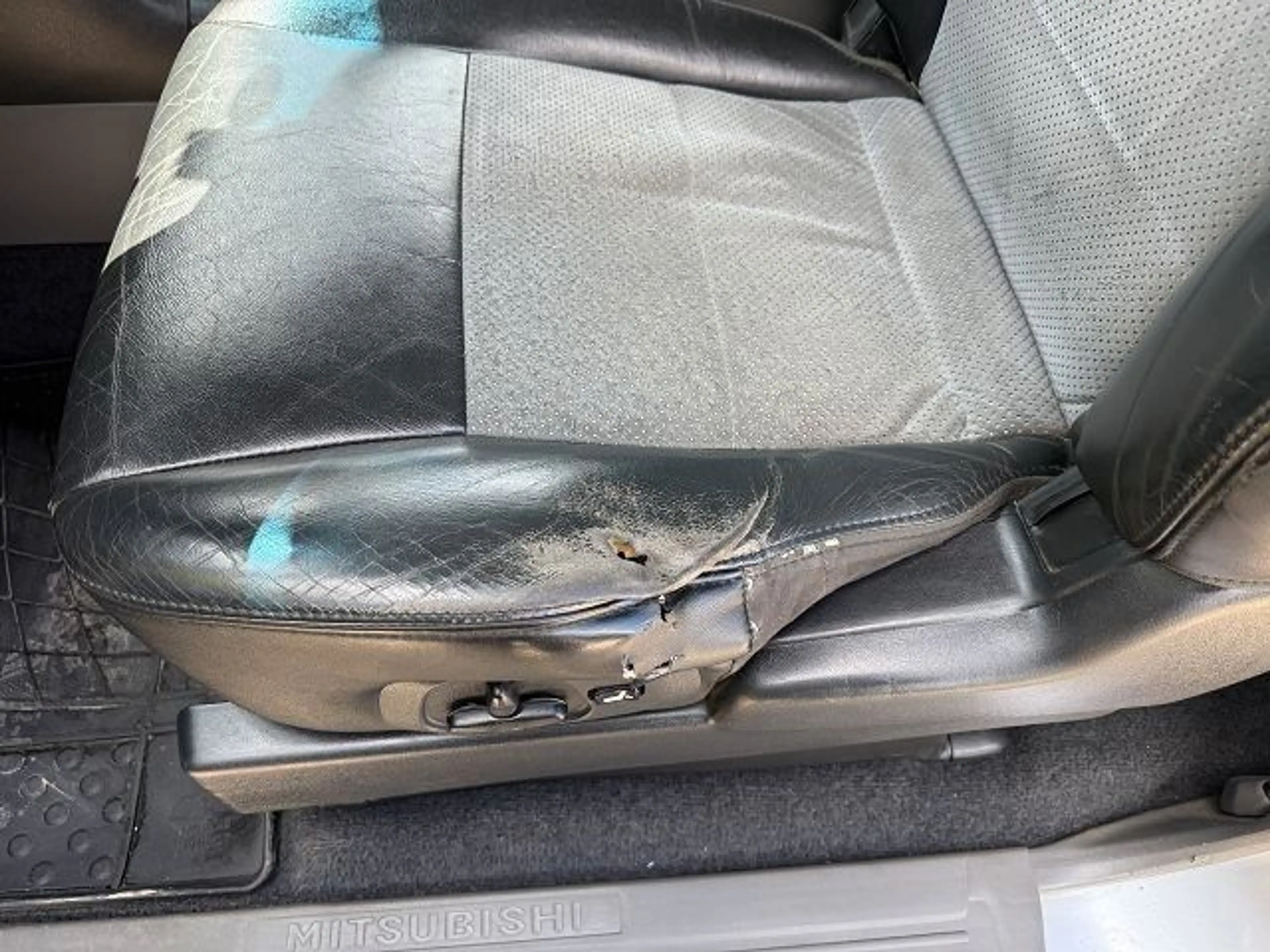 Mitsubishi Pajero 3.2 DI-D Dakar — photo 15