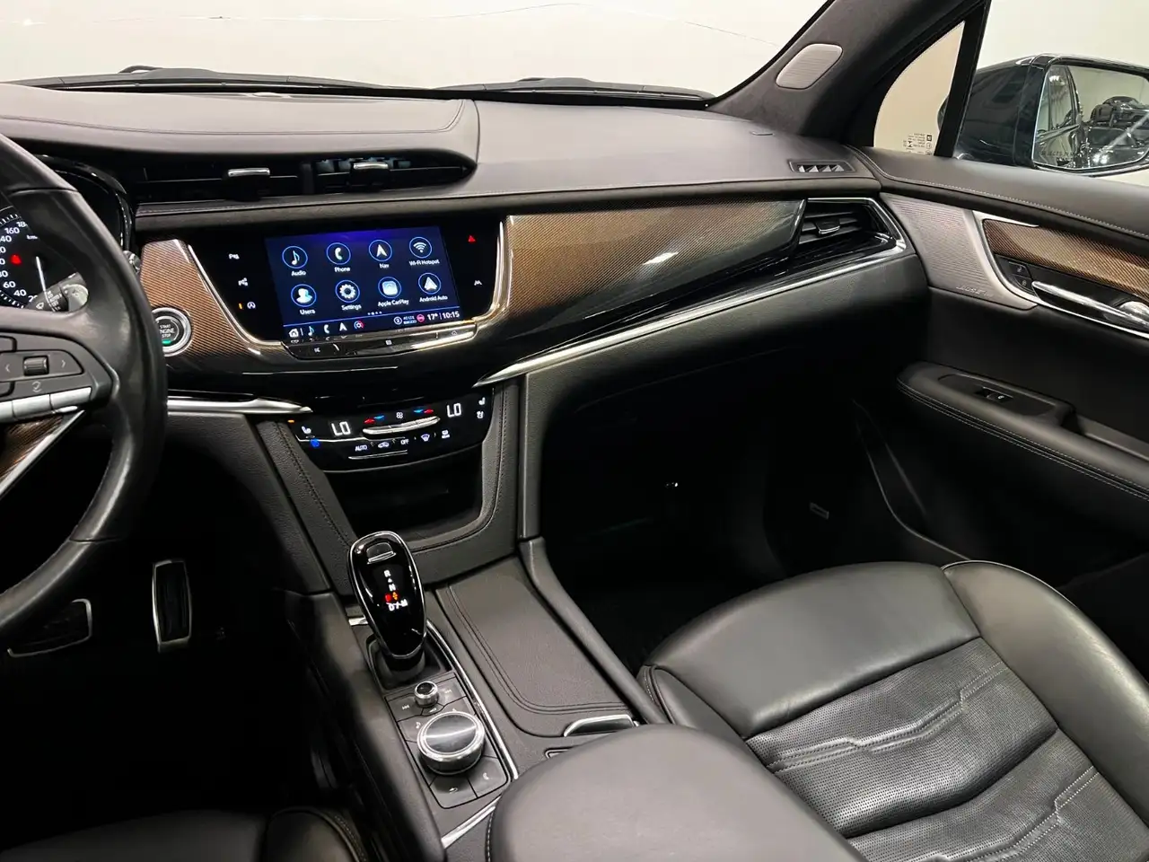 Cadillac XT6 снимка Cadillac XT6