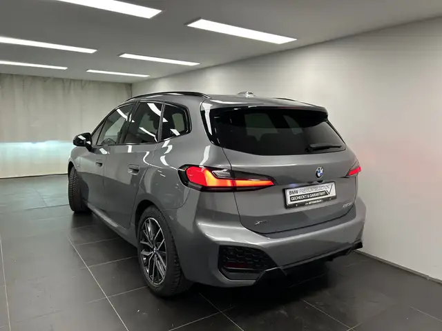 BMW 2 Series view 10