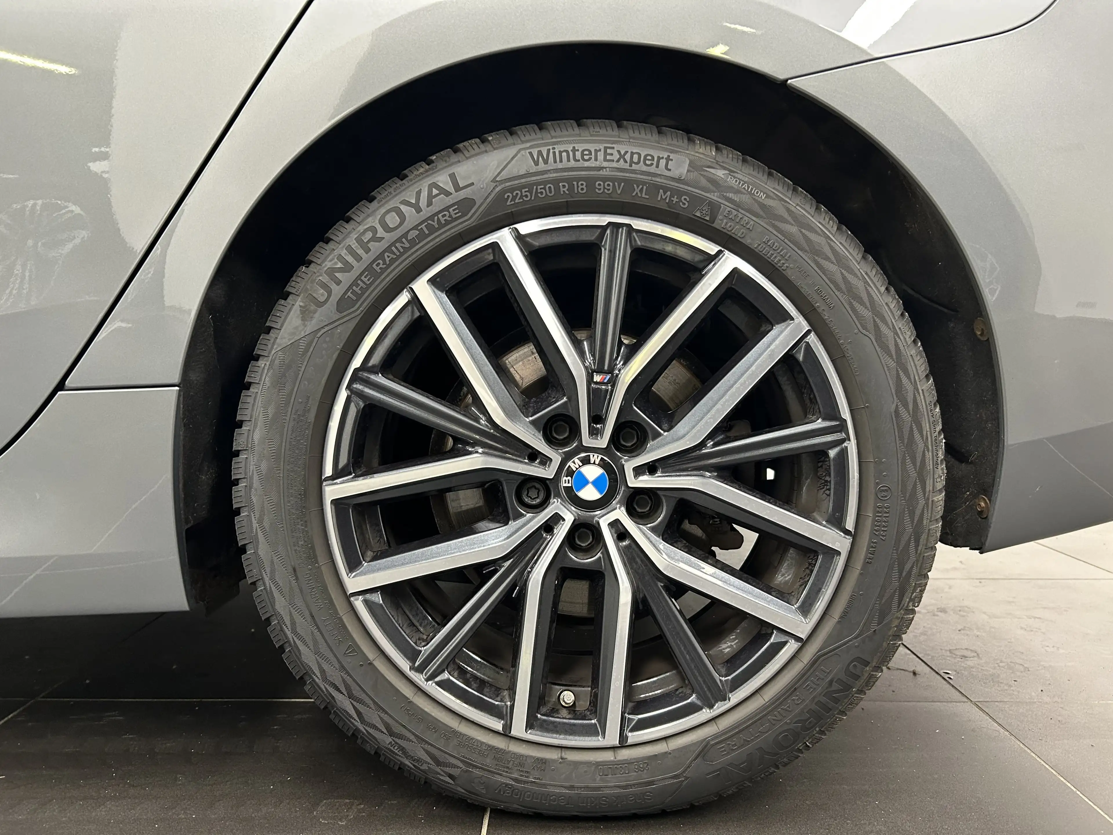BMW 223 i xDrive Active Tourer — photo 6