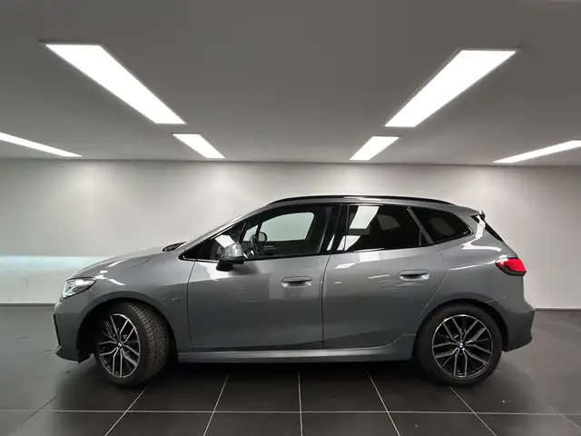 BMW 2 Series view 2