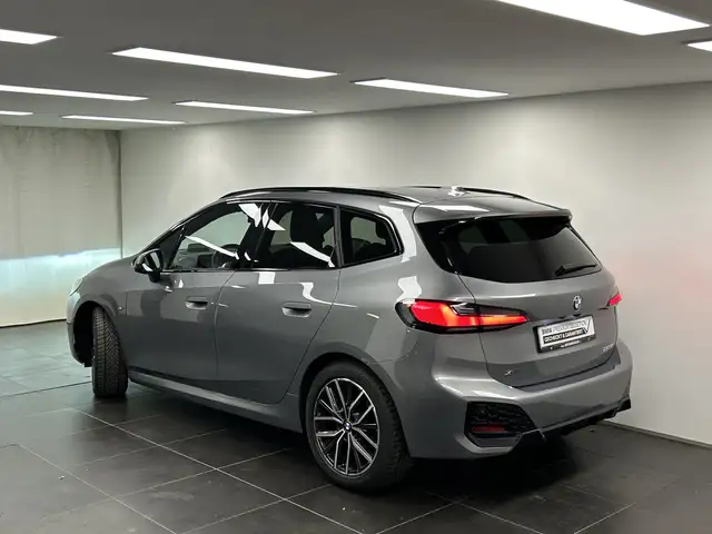 BMW 2 Series view 3