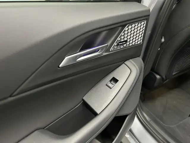 BMW 2 Series view 14
