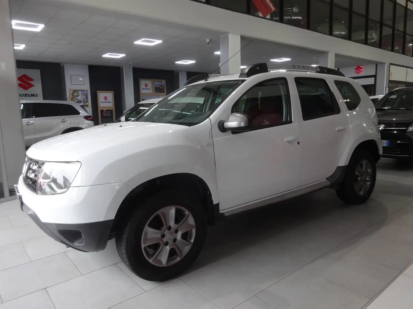 Dacia Duster 1.5 dci Laureate 4x2 110cv Bianco - 2
