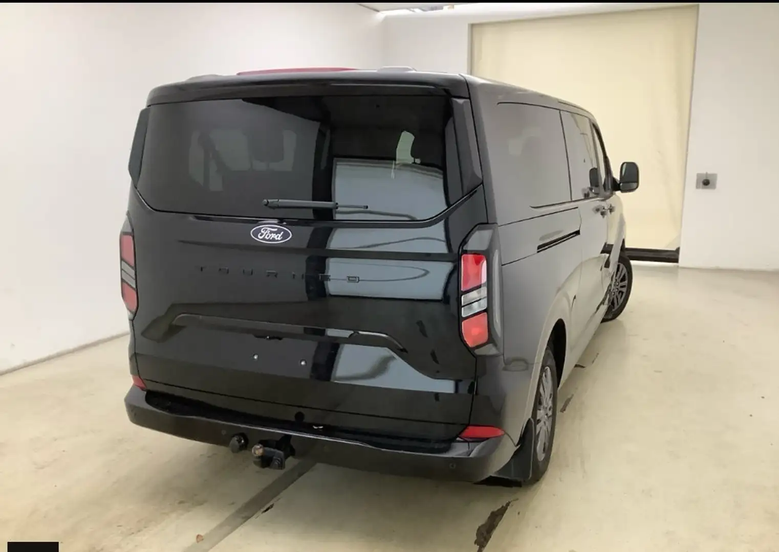 Ford Tourneo Custom 320 L2 Tourneo Titanium FWD AHK, ACC Noir - 2