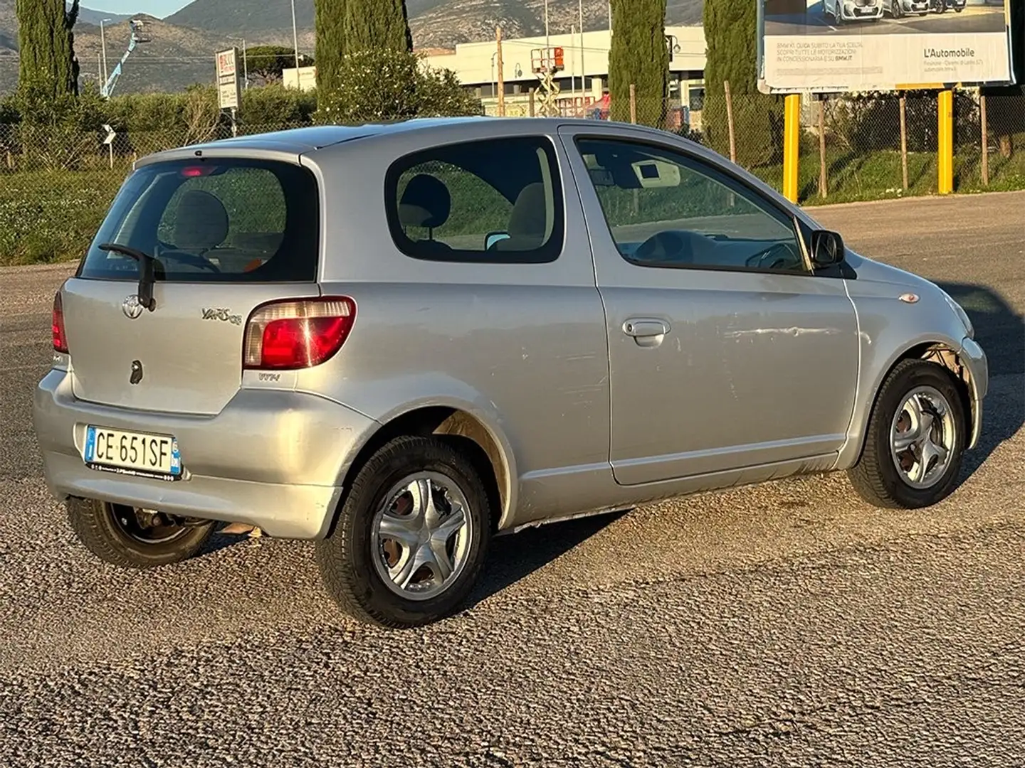 Toyota Yaris 3p 1.0 Sol - 2