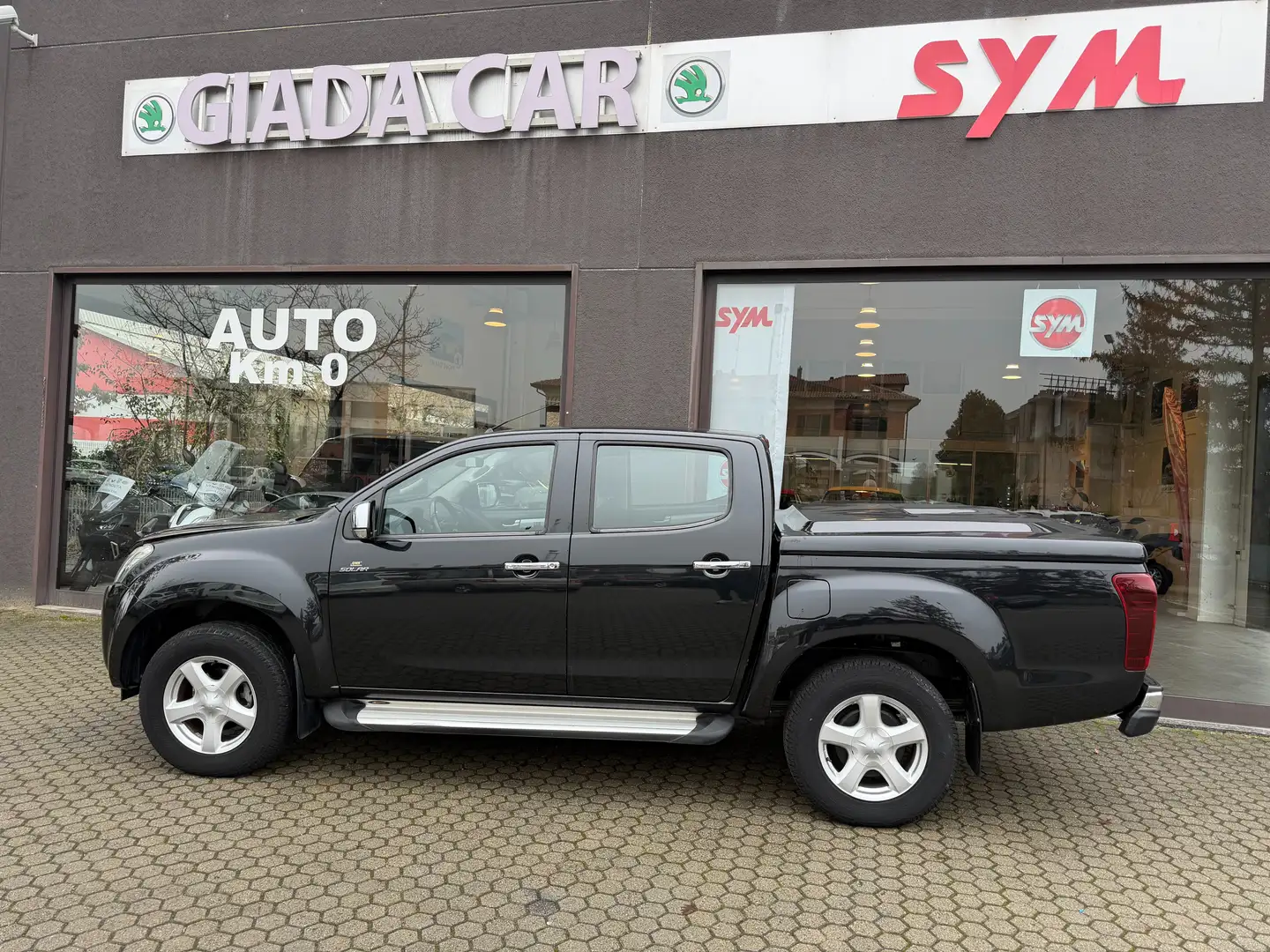 Isuzu D-Max D-Max II 2012 2.5 td crew  4x4 Nero - 2