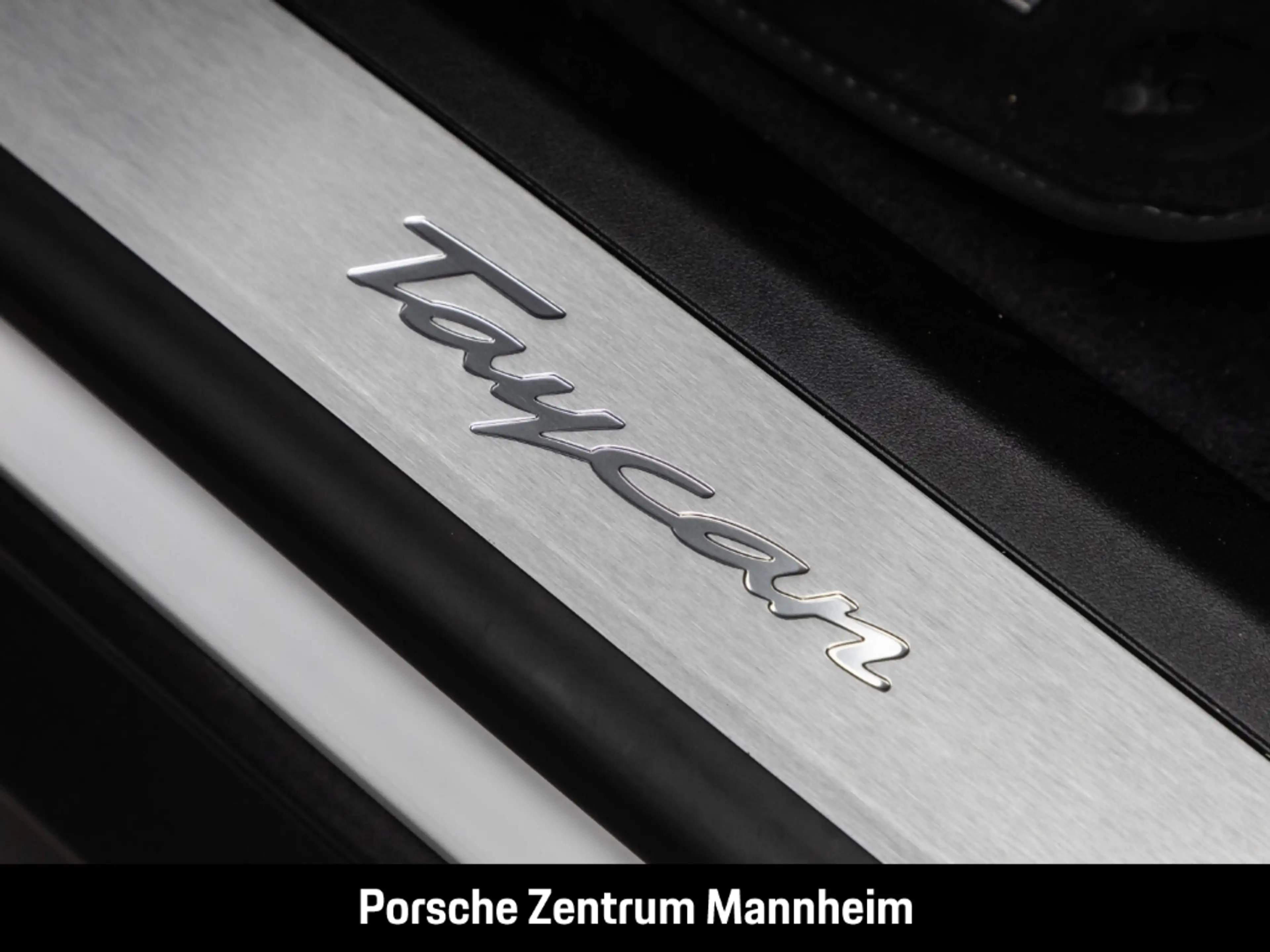 Porsche Taycan — photo 23
