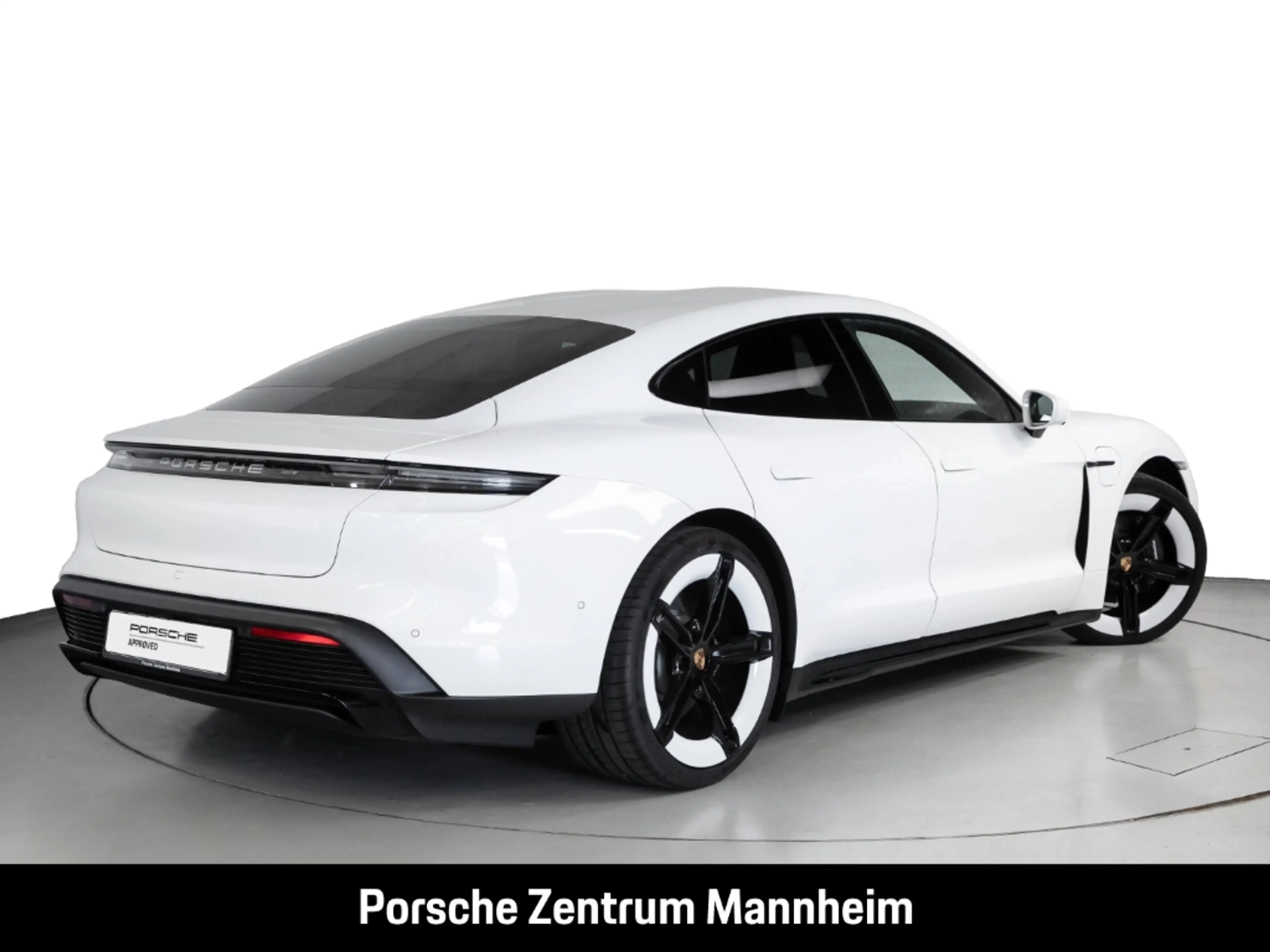 Porsche Taycan — photo 11