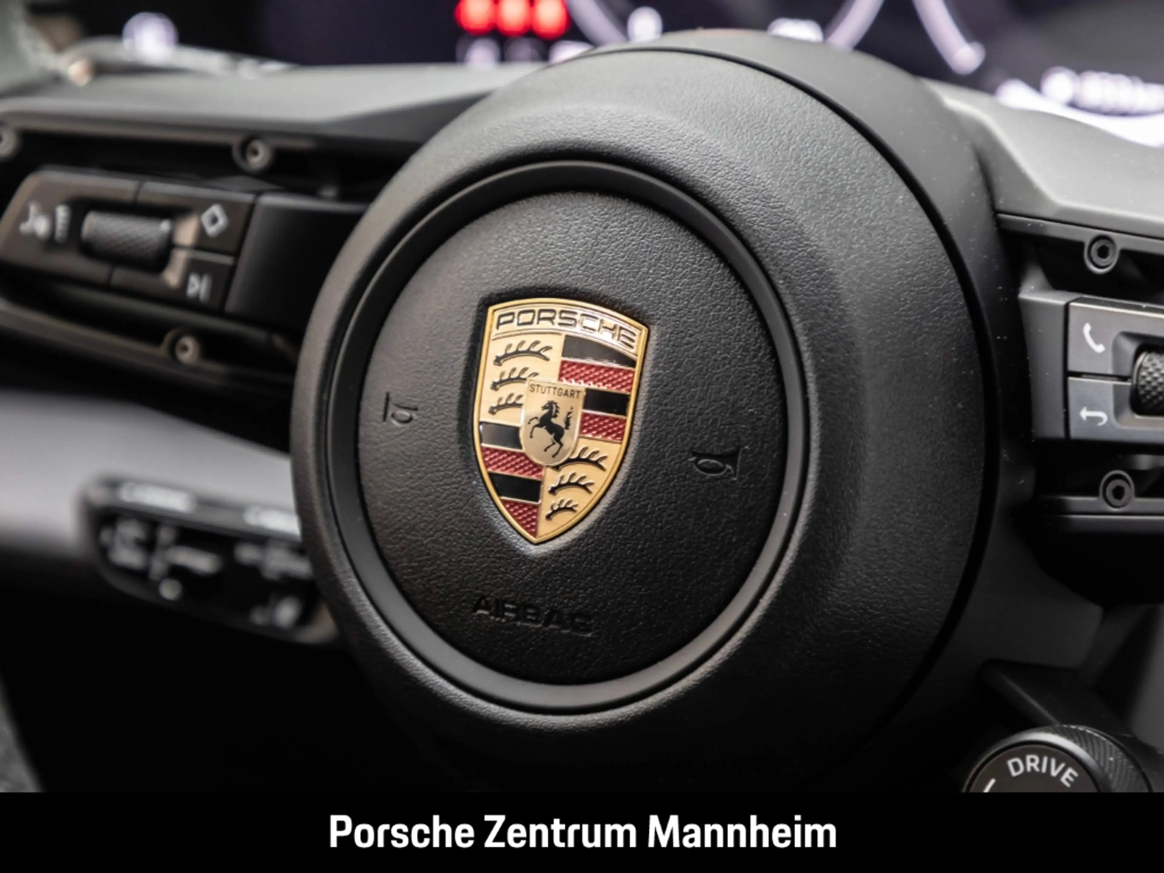 Porsche Taycan — photo 30