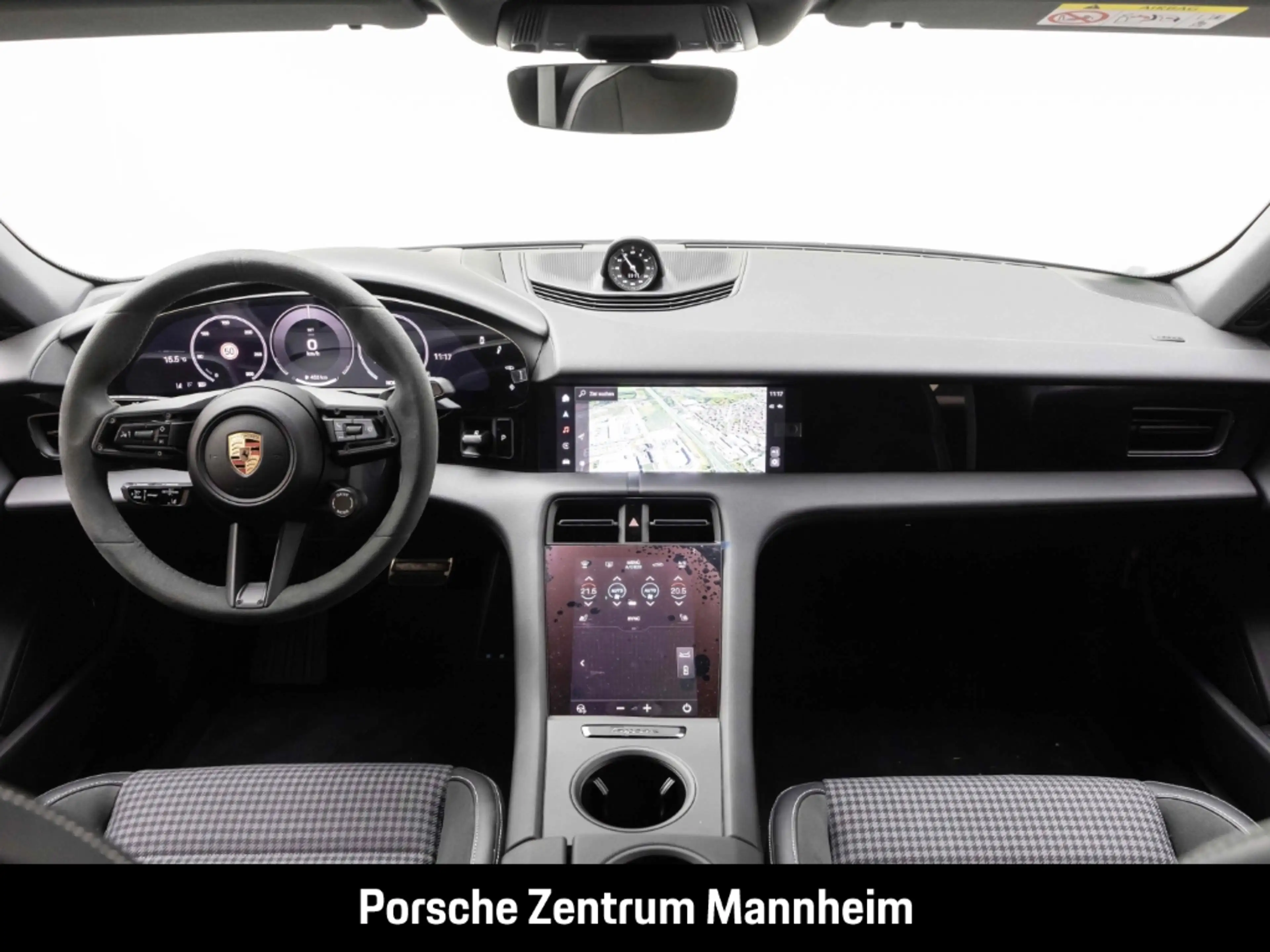 Porsche Taycan — photo 15