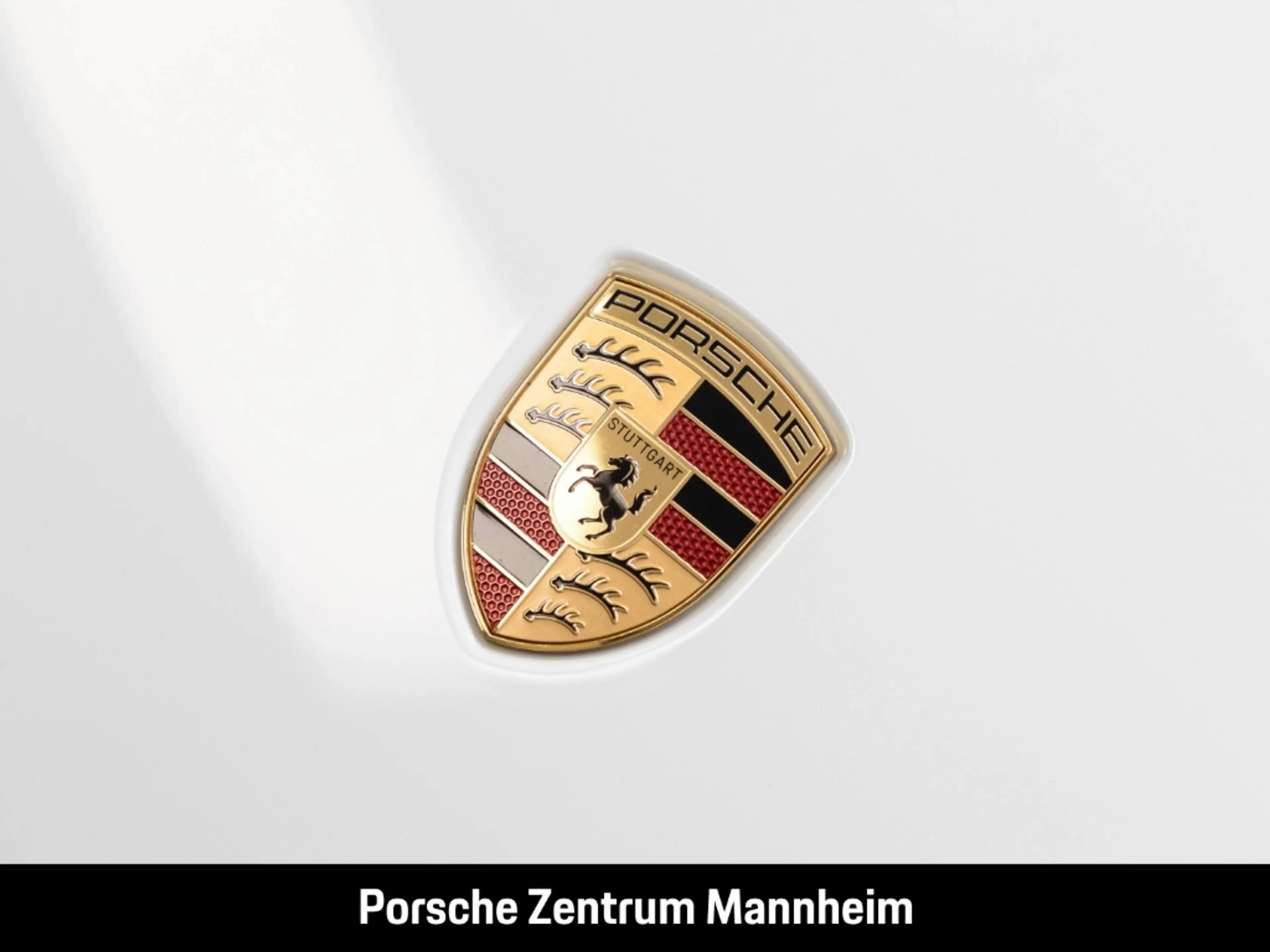Porsche Taycan — photo 12