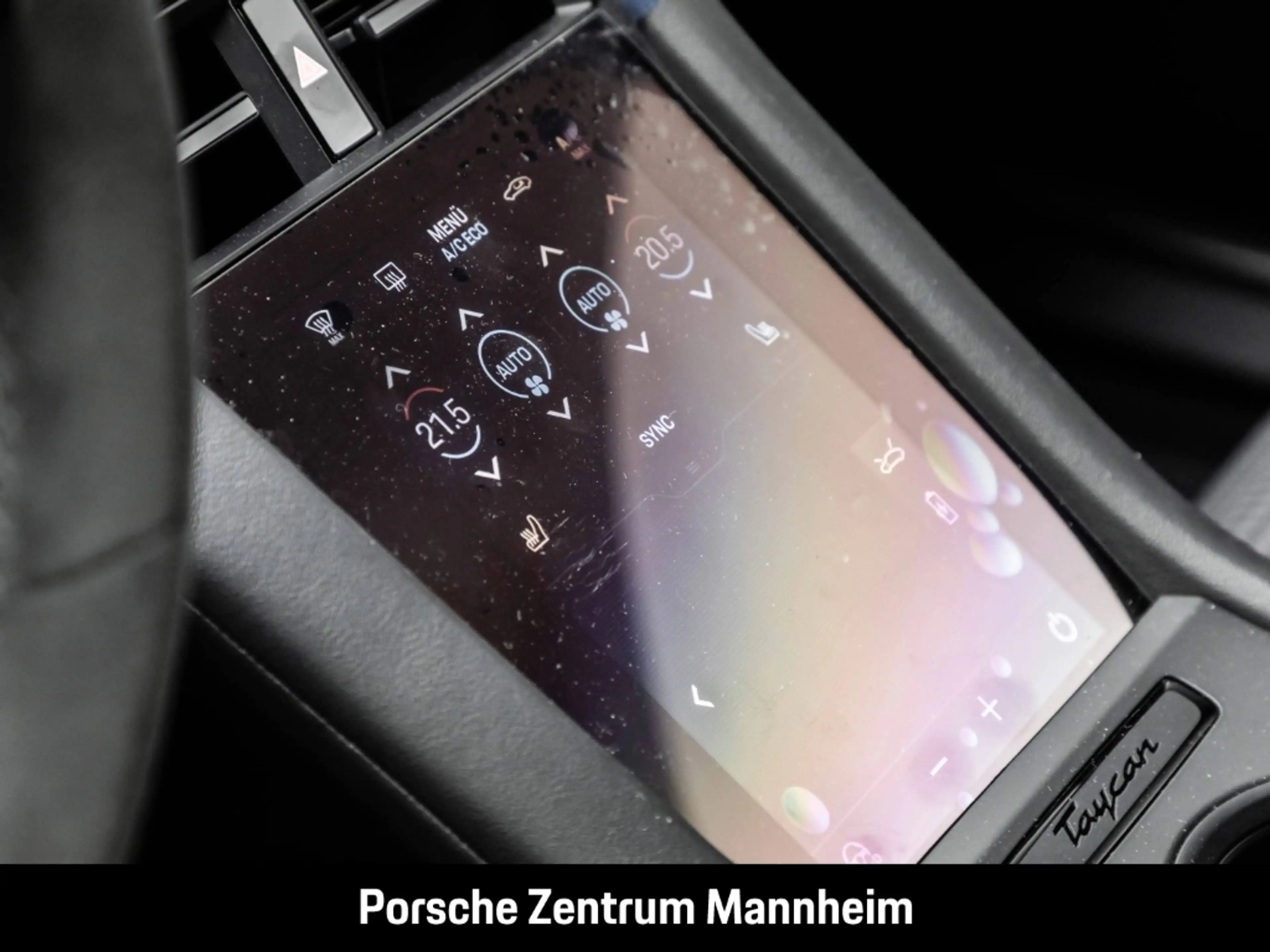 Porsche Taycan — photo 28