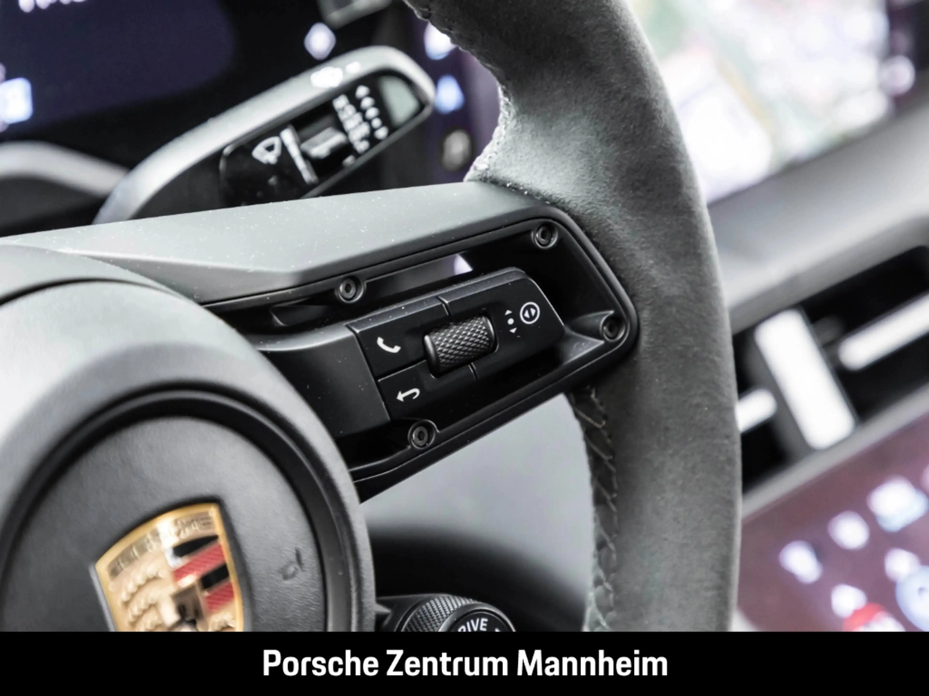 Porsche Taycan — photo 20