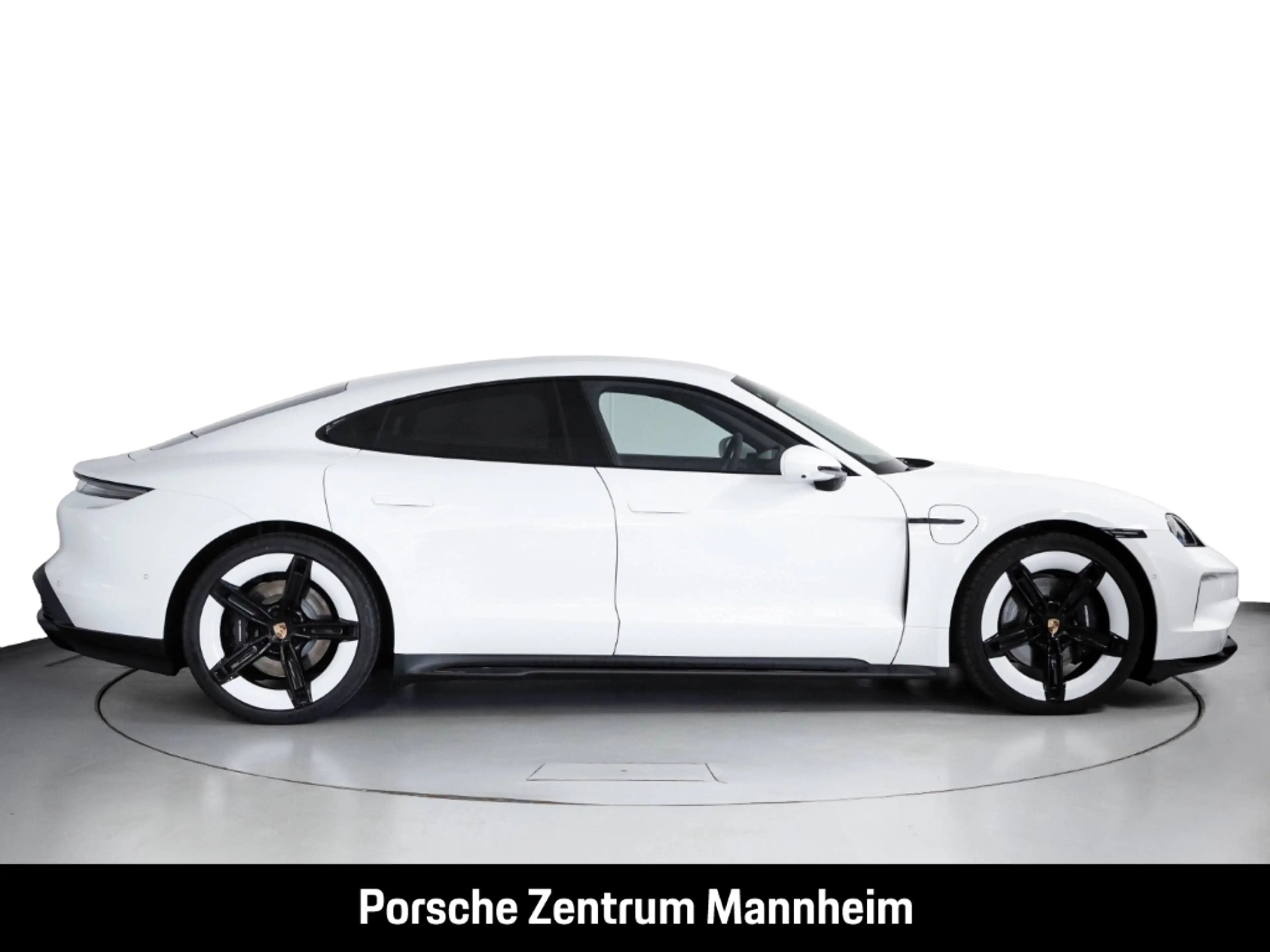 Porsche Taycan — photo 10