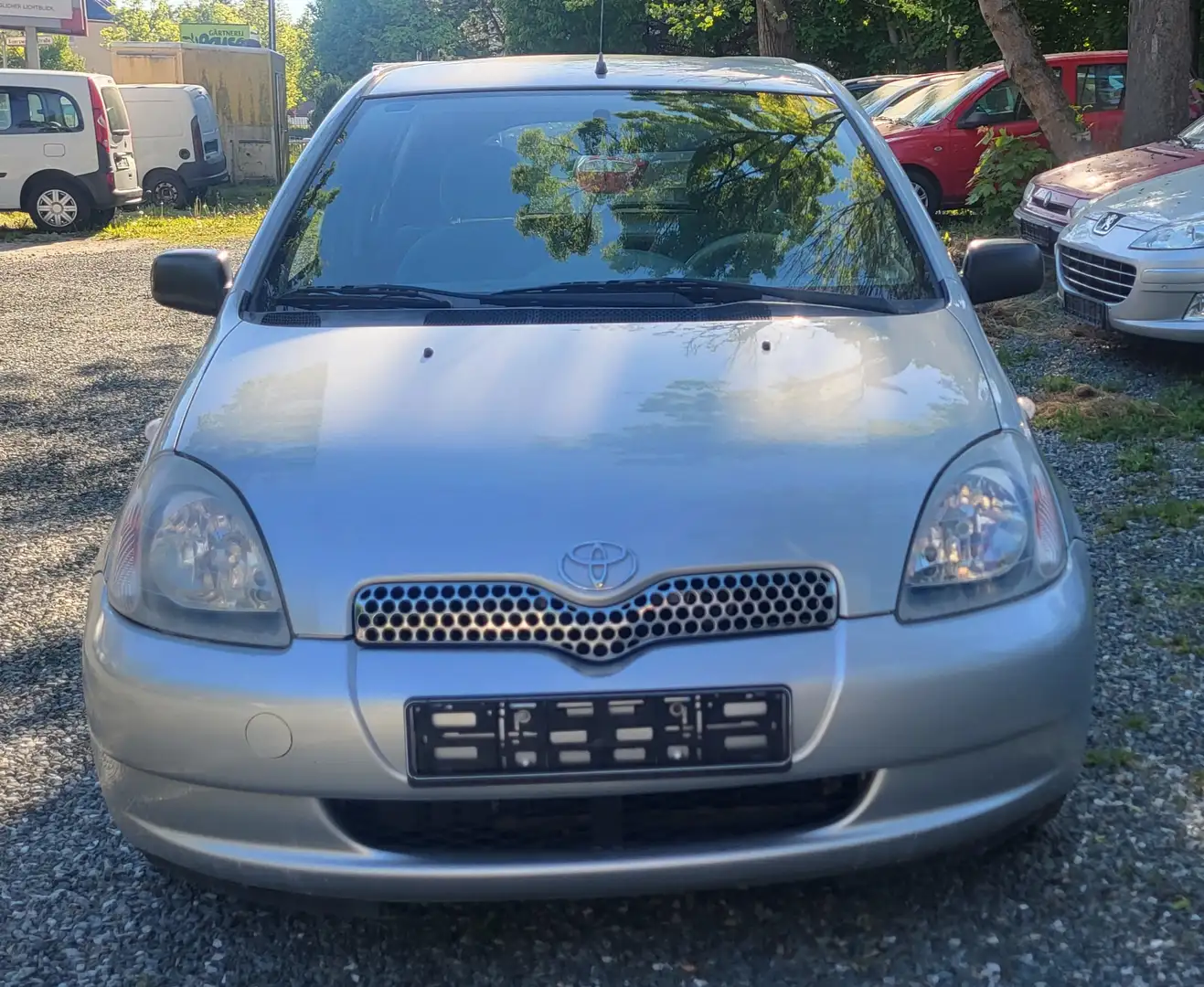 Toyota Yaris Top Zustand. Neue TÜV. Neue Inspektion Argent - 2