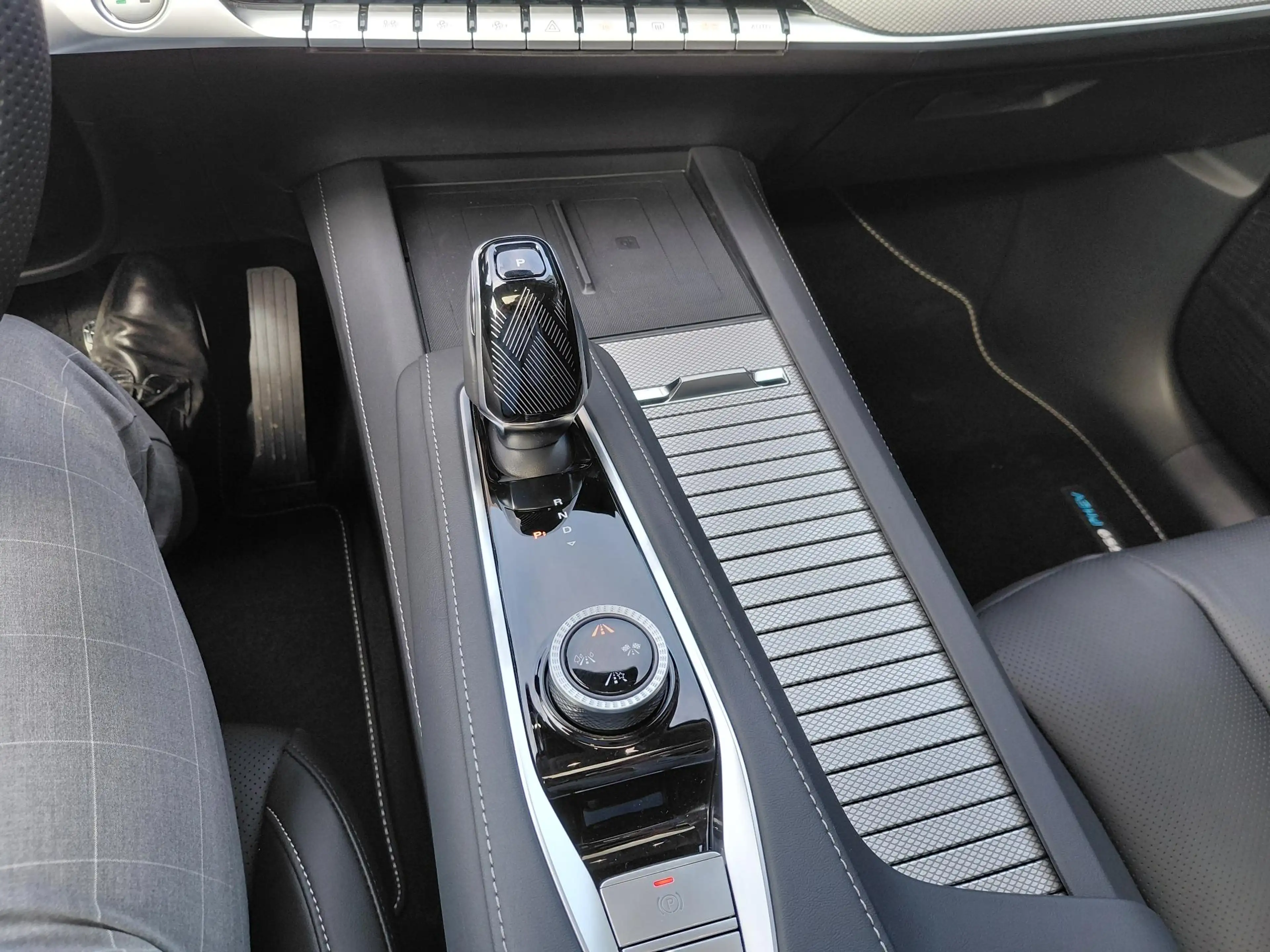 MG MGS9 1.5 Premium Plug-in Hybrid MGS9 PHEV 7-Zits Premiu — photo 14