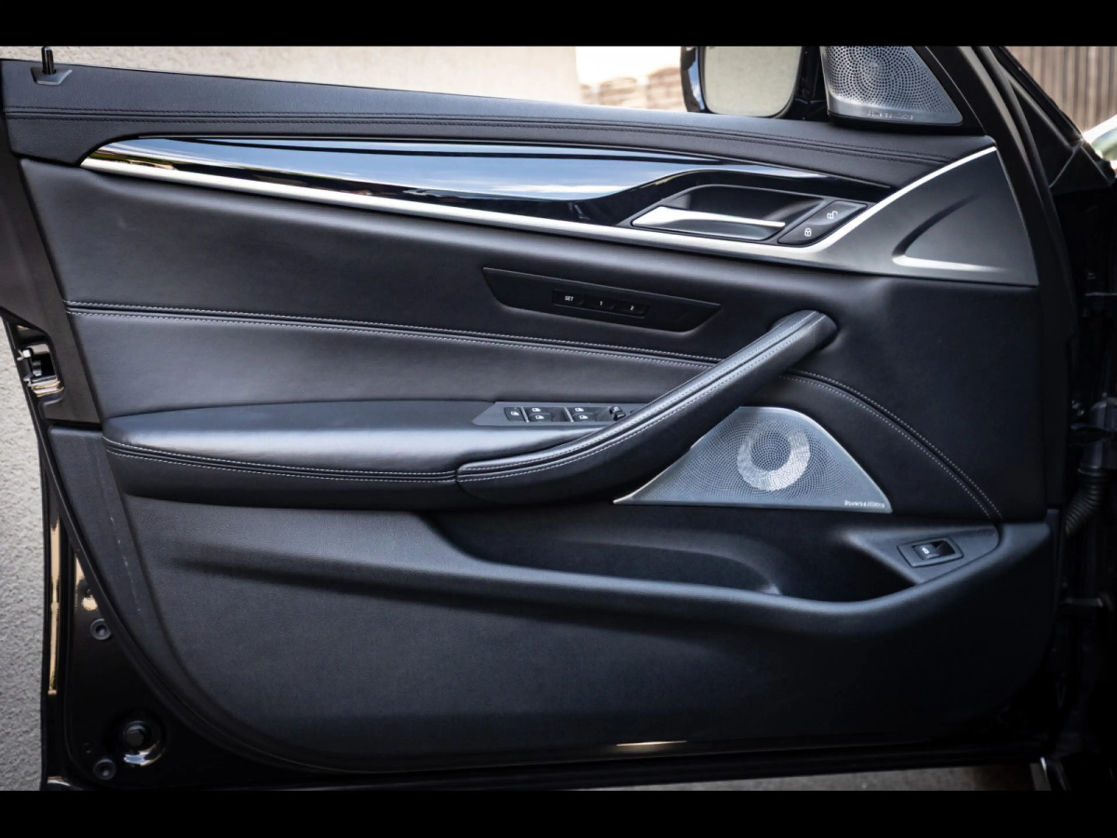 BMW M5 LIMOUSINE F90 XDRIVE°WARR 10/27°B&W°LASER°ABGAS — photo 9