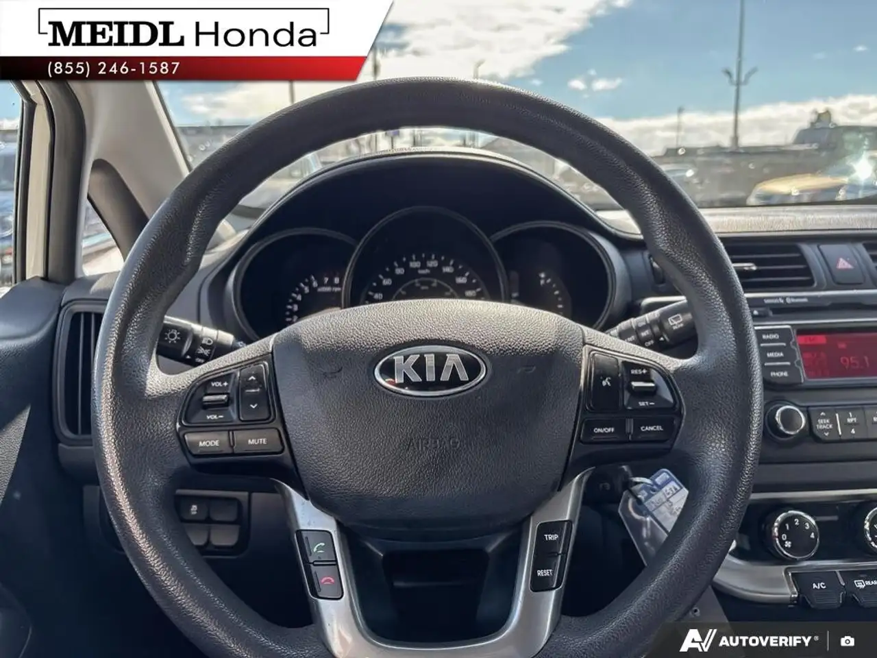 Kia Rio снимка Kia Rio