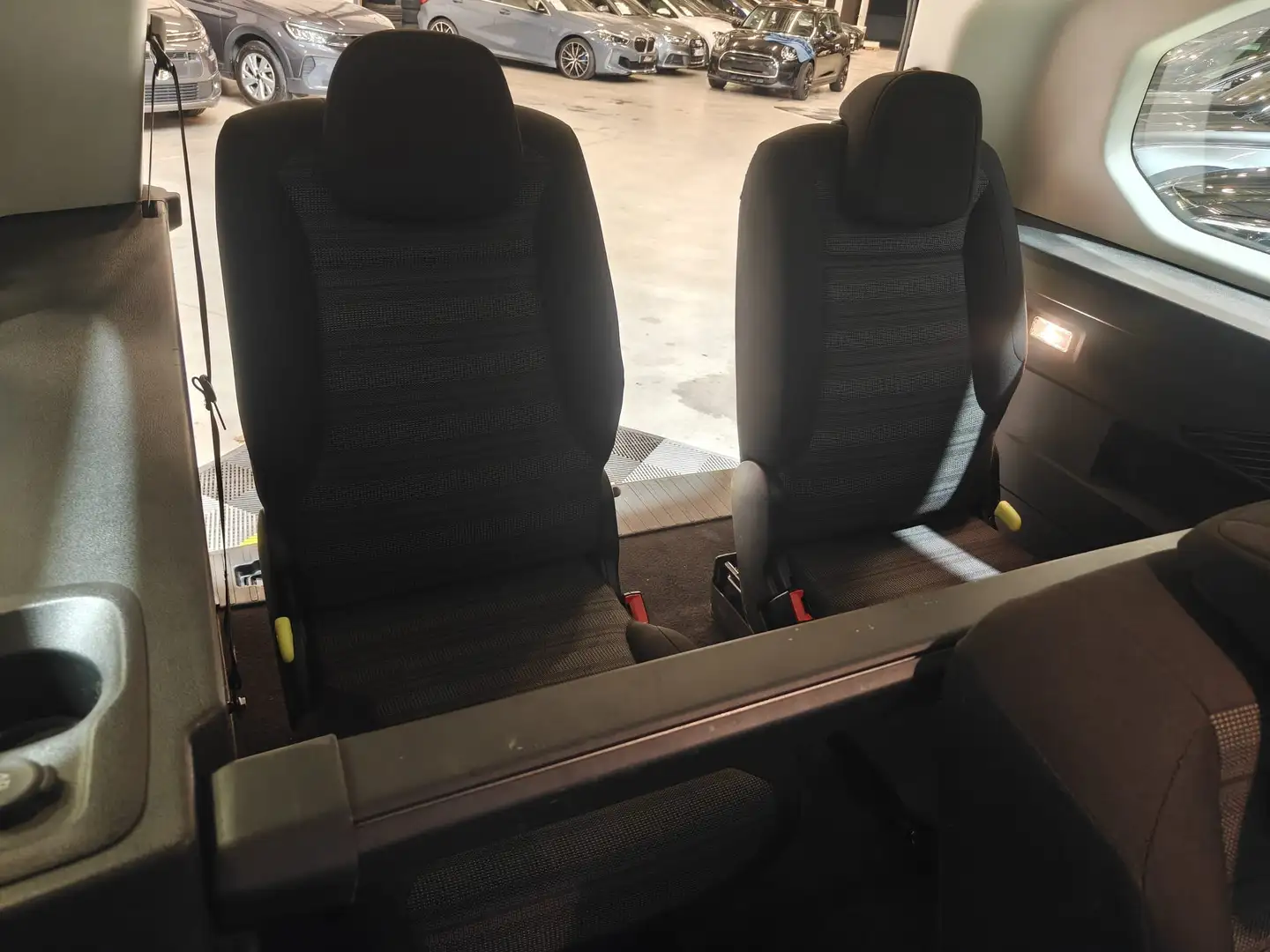 Opel Combo Life 1.2  7-zit Edition/Airco/Cruise/PDC/Apple/GPS Gris - 2