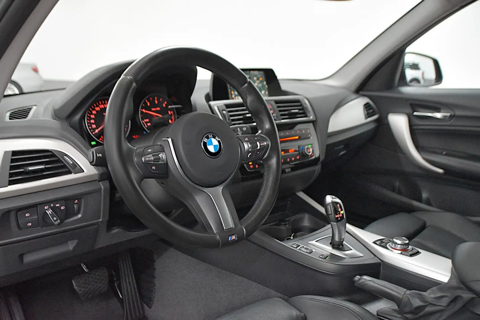 BMW 116 D AUTOMATIK ADVANTAGE *FINANZIERUNG MÖGLICH* Noir - 2