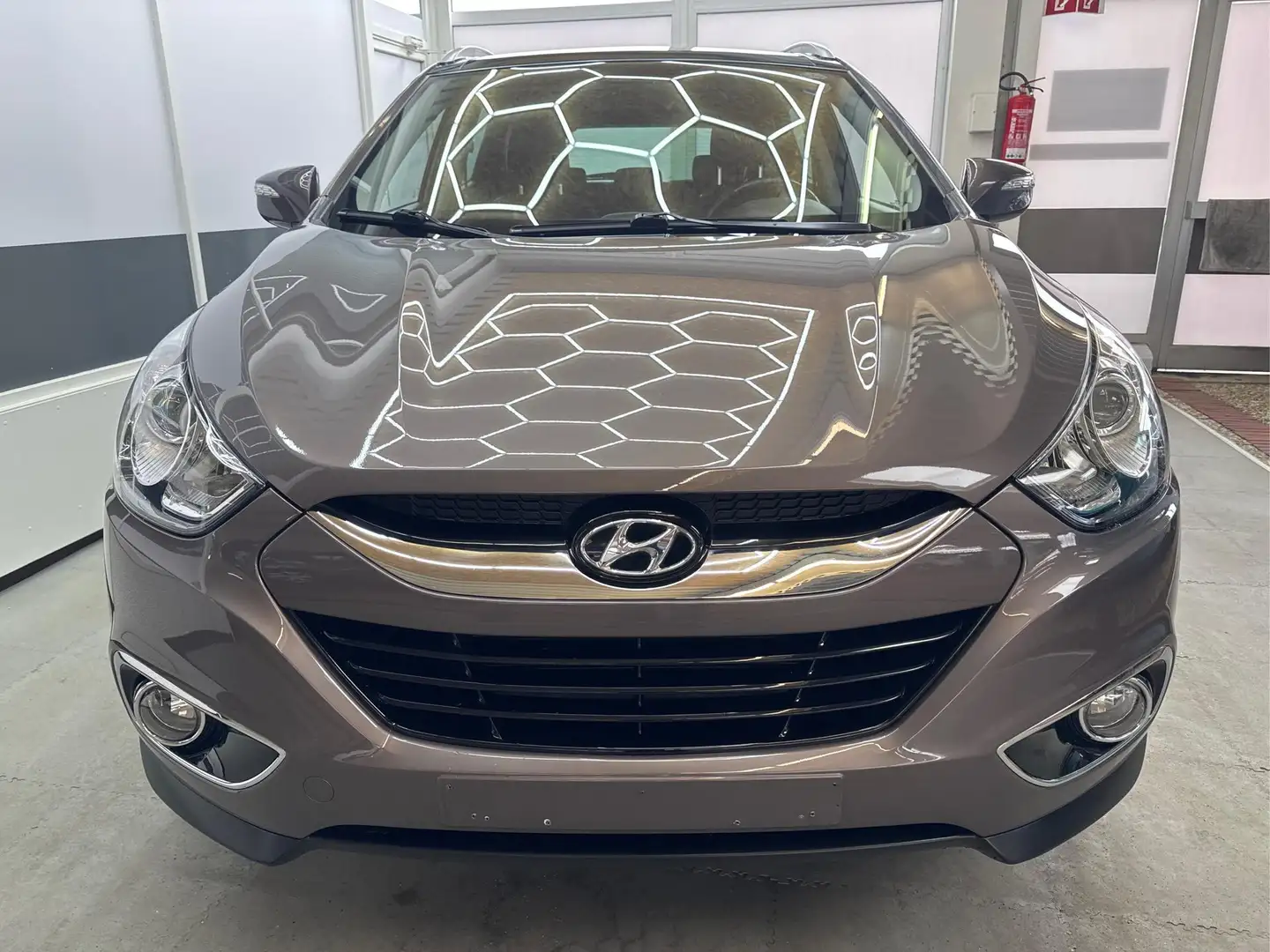 Hyundai iX35 STYLE 2.0 AUT Schiebe-/Hebedach SHZ v+h KLIMAAU... Brun - 2