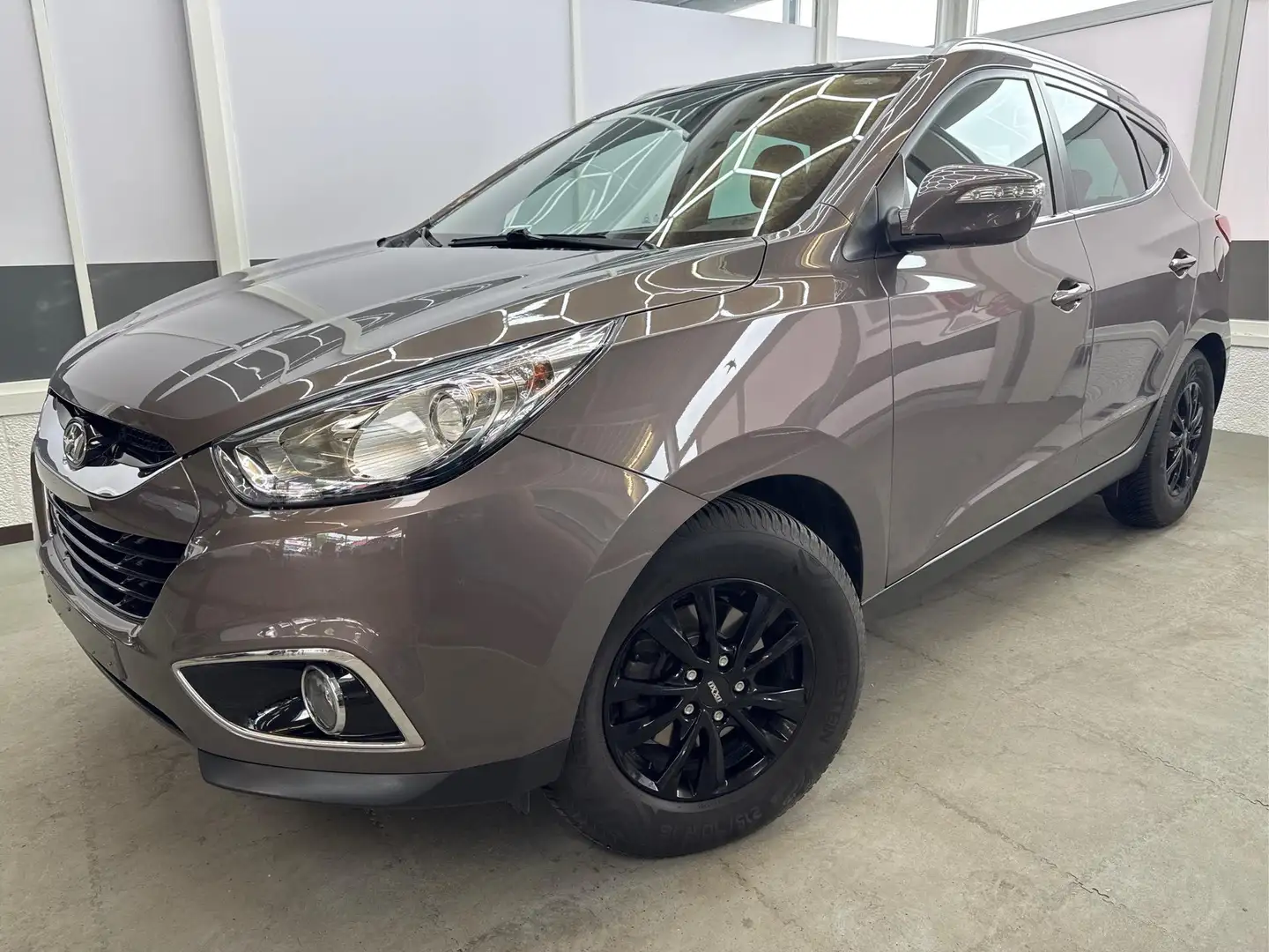 Hyundai iX35 STYLE 2.0 AUT Schiebe-/Hebedach SHZ v+h KLIMAAU... Brun - 1
