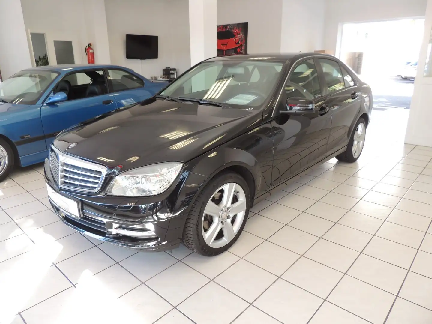 Mercedes-Benz C 180 C -Klasse Lim. C 180 CGI BlueEfficiency Schwarz - 1