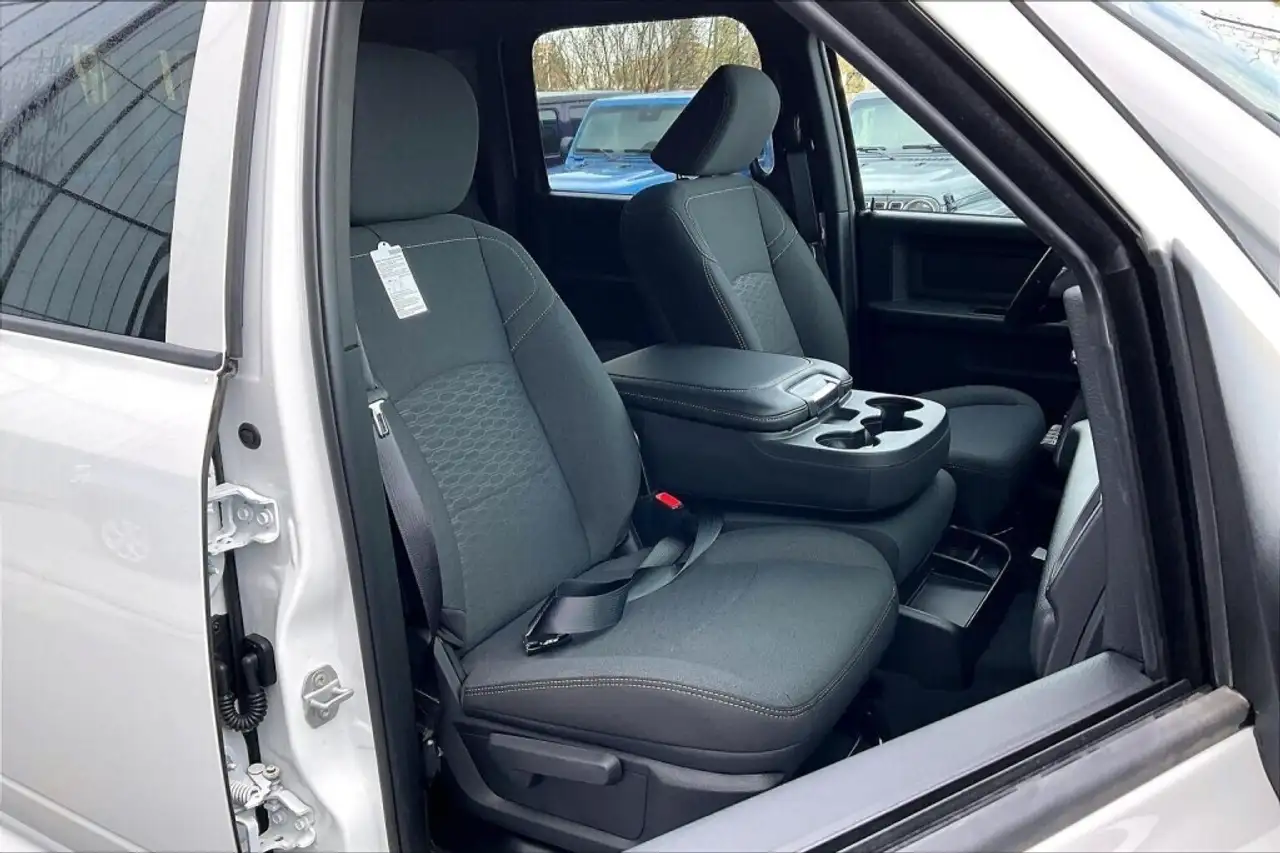 RAM 2500 снимка RAM 2500