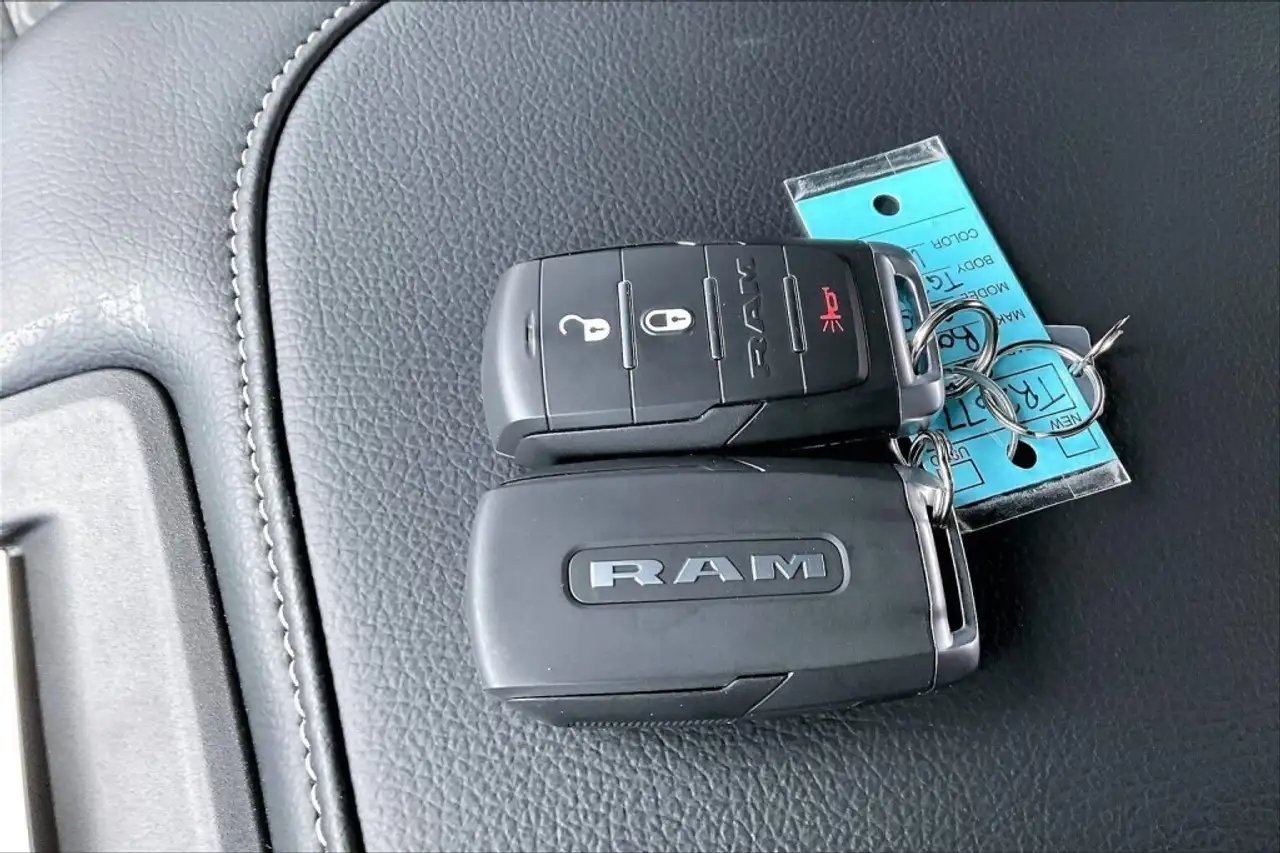 RAM 2500 снимка RAM 2500