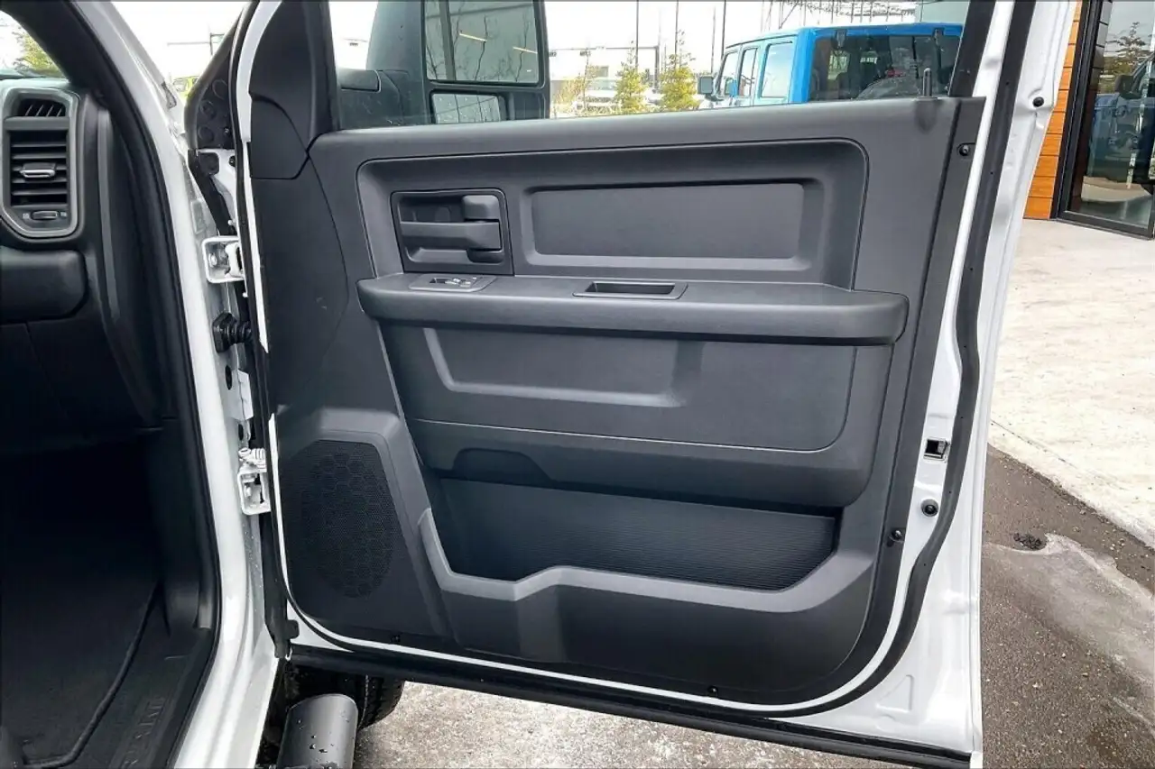 RAM 2500 снимка RAM 2500