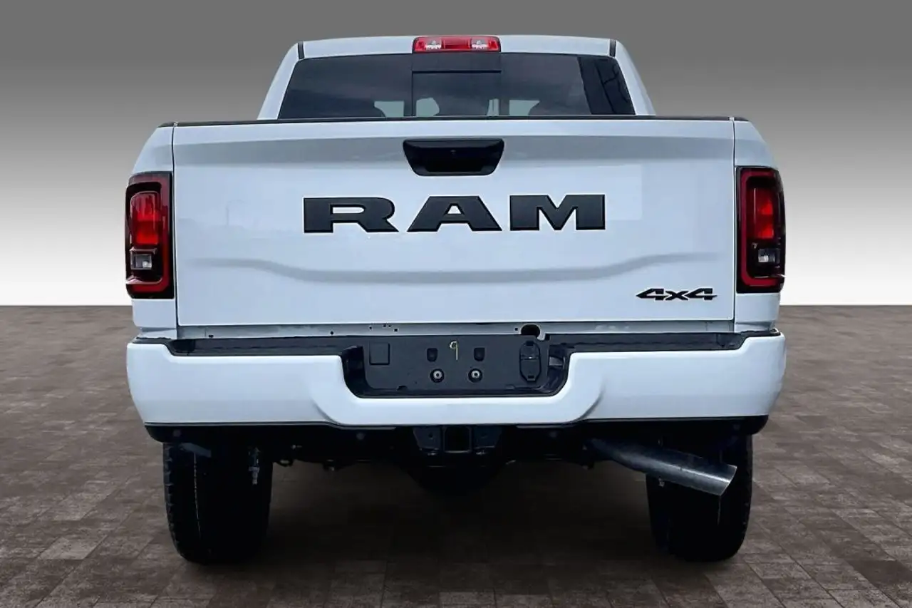 RAM 2500 снимка RAM 2500