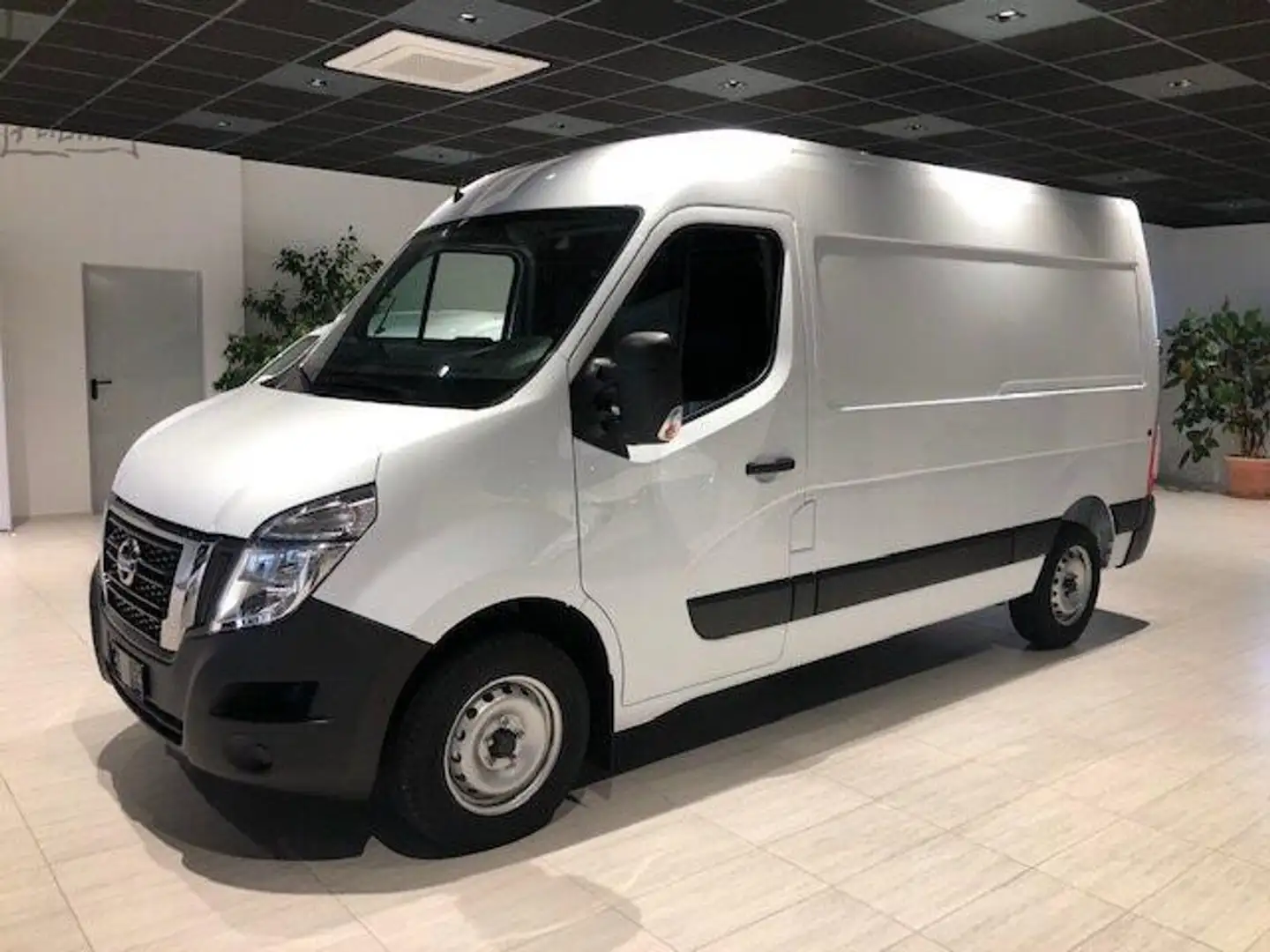 Nissan InterstarVAN ACE L2P2H2 135CV TAS Nero - 1
