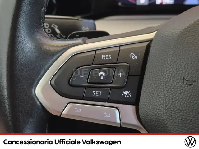 Volkswagen Golf view 18