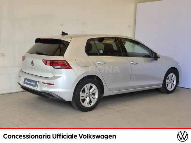Volkswagen Golf view 4