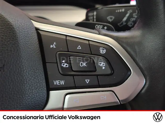Volkswagen Golf view 17