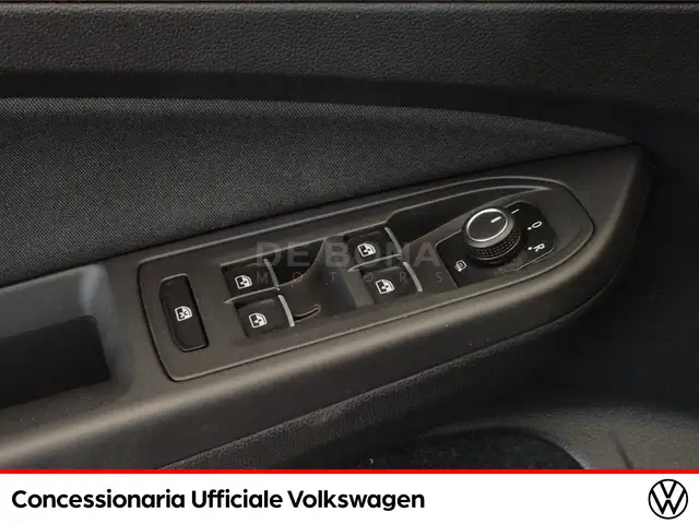Volkswagen Golf view 20