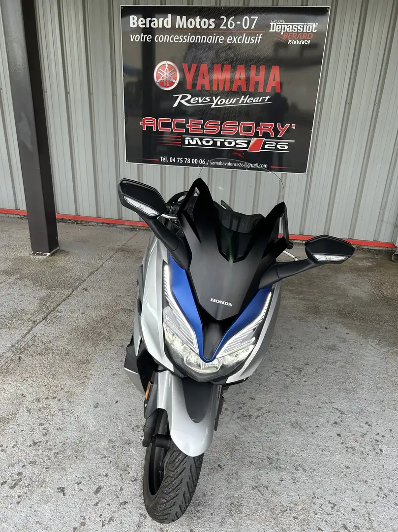 Honda Forza 125 Grijs - 2