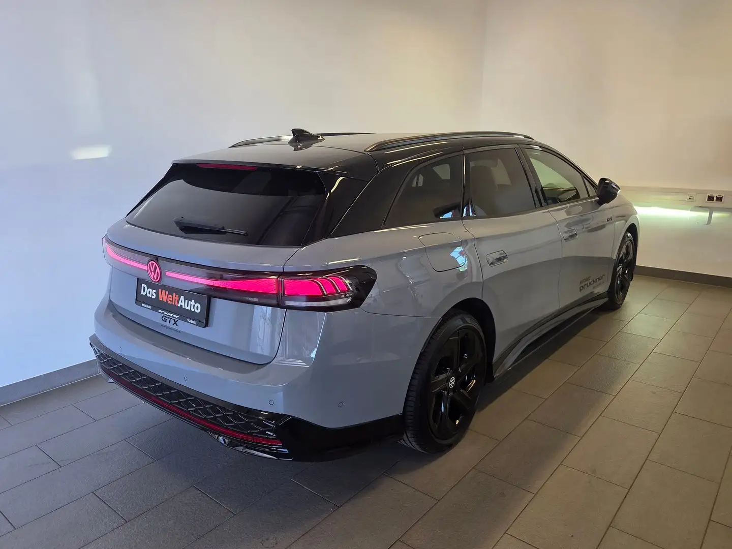 Volkswagen ID.7 Tourer GTX 4MOTION 250kW Business Grau - 2
