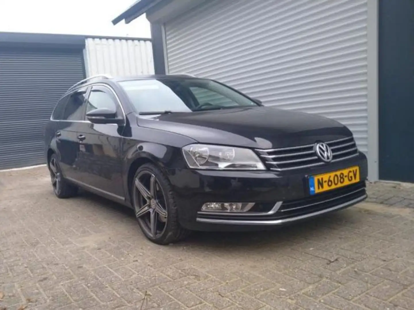 Volkswagen Passat Passat 1.8 TSI Highline Zwart - 2