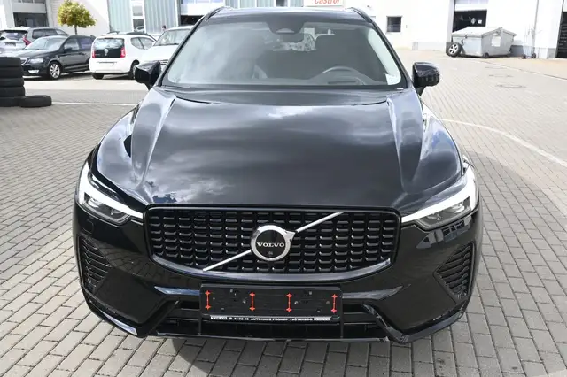 Volvo XC60 view 3
