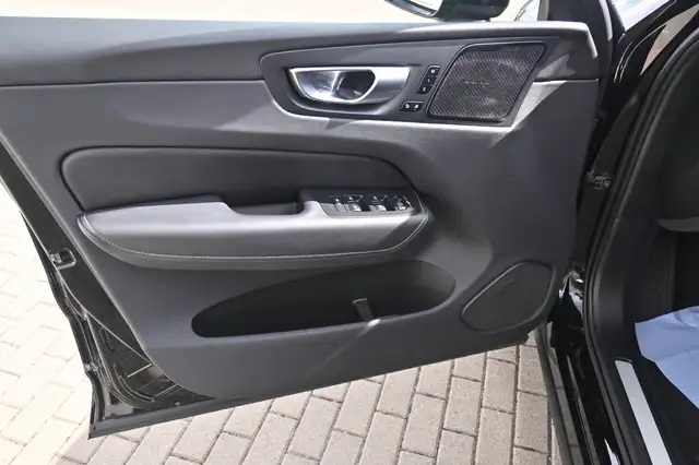 Volvo XC60 view 15