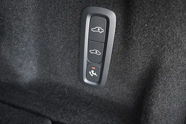 Volvo XC60 view 9