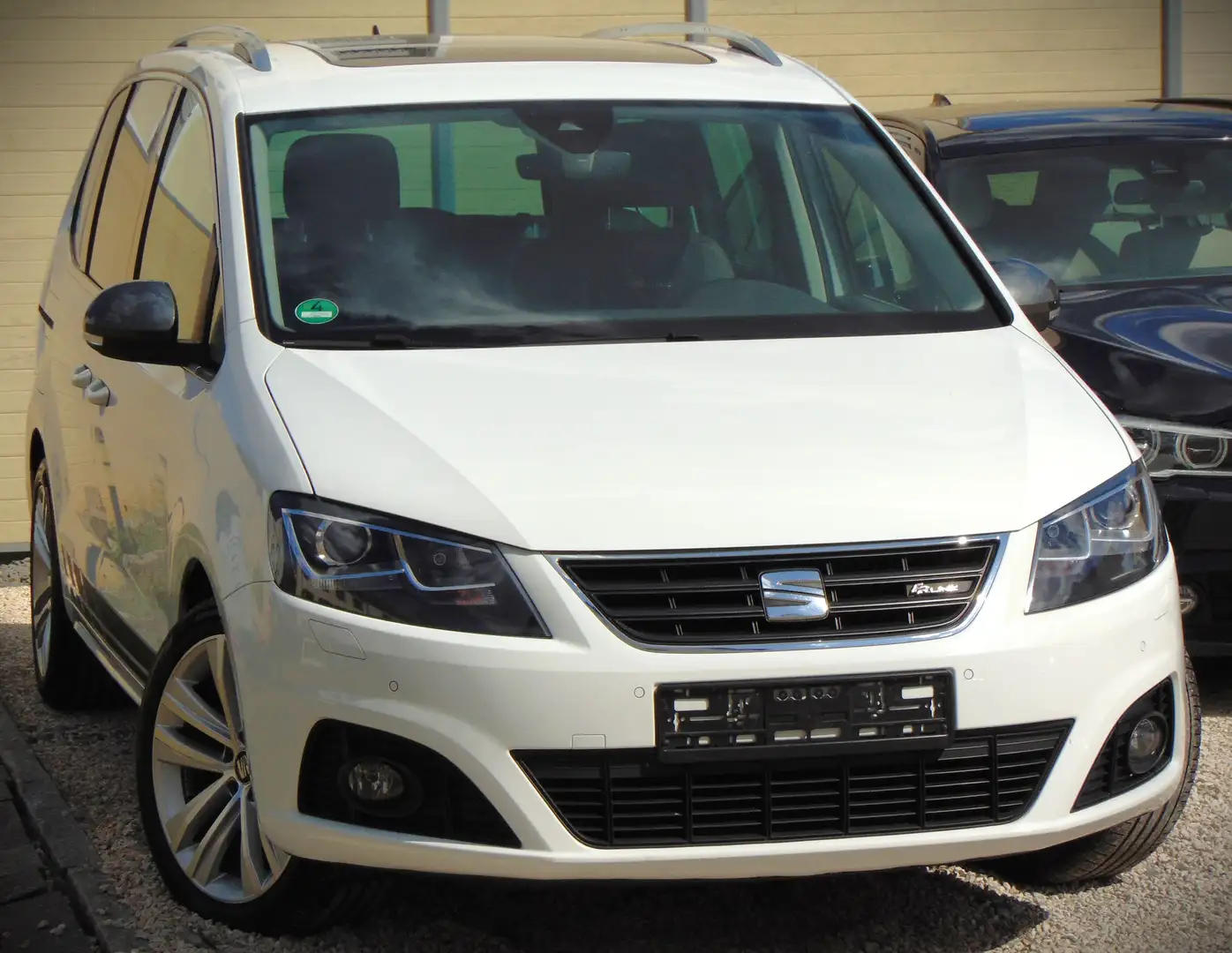 SEAT Alhambra 2.0 TDI DSG FR-Line |7-Sitzer|R-Kam|Pano|Navi|AHK| Weiß - 1