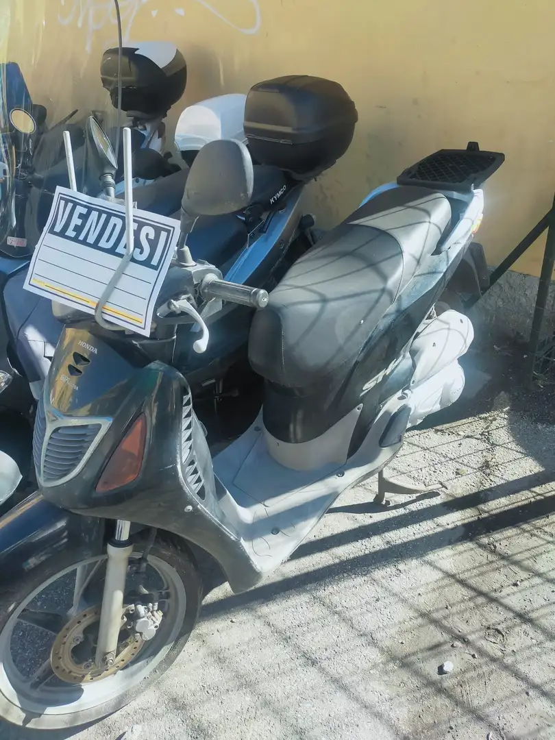 Honda SH 150 2001 Stříbrná - 1