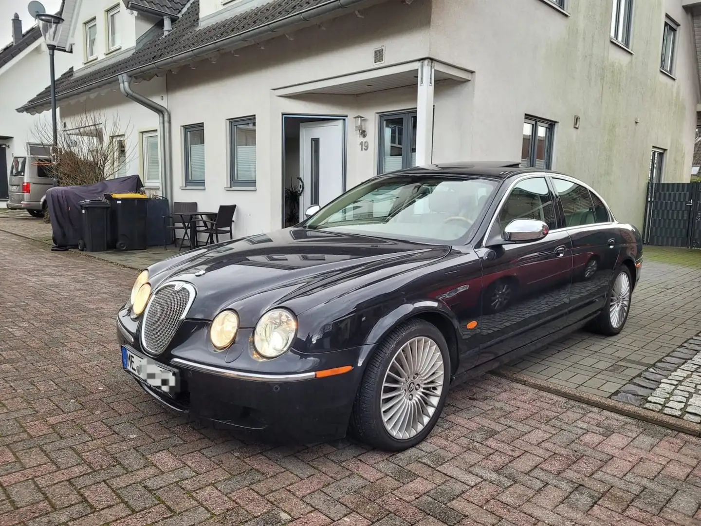 Jaguar S-Type 2.7 V6 D Executive*XENON*S-DACH*LEDER*NAV Černá - 1