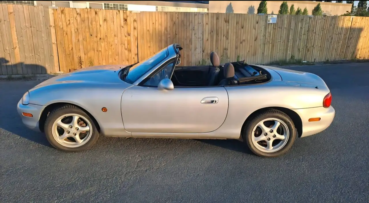 Mazda MX-5 1.9, foto 4