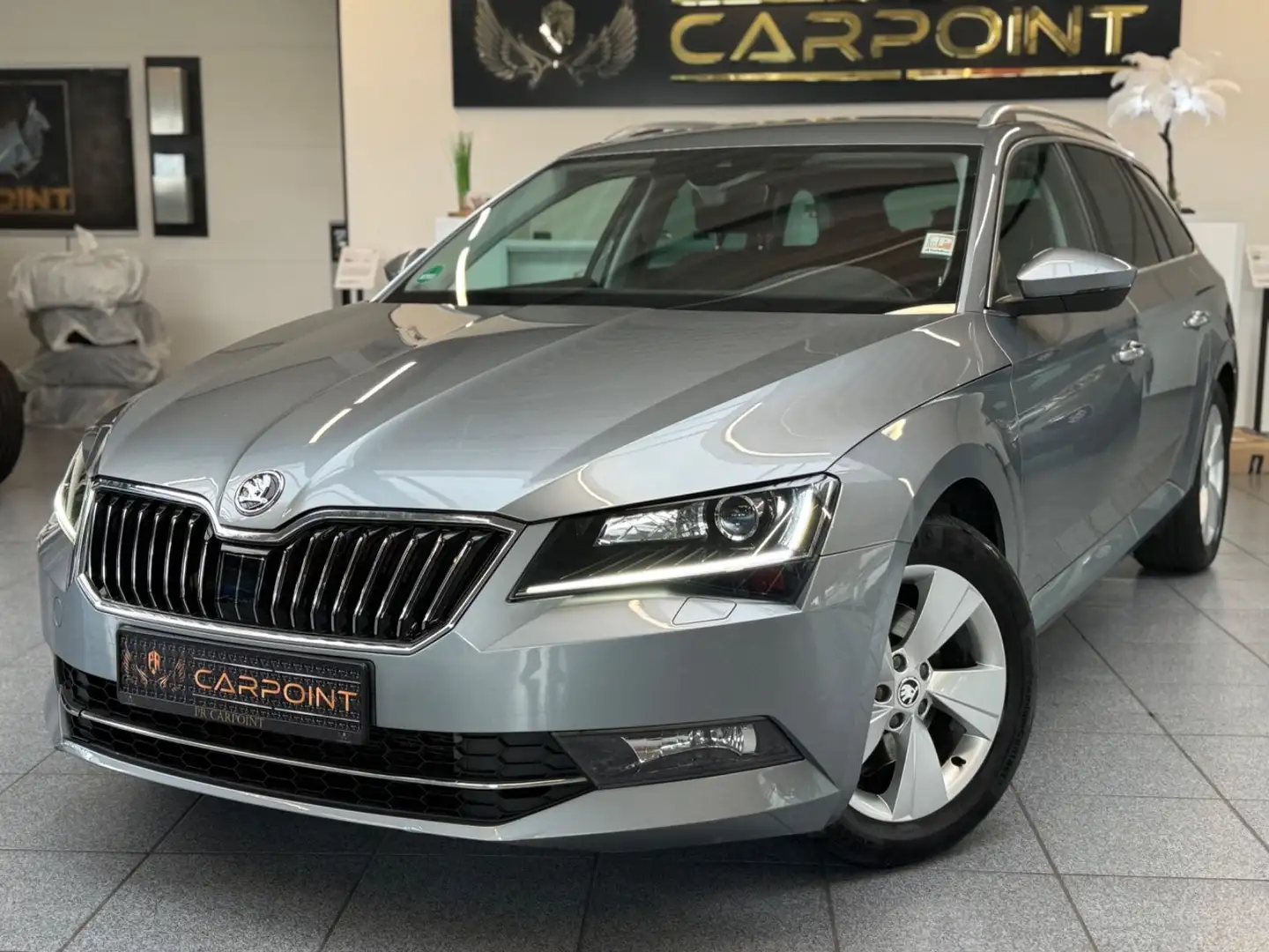 Skoda Superb Combi 2.0 TDI Style 4x4 Aut./Bi-Xenon/BT Gri - 1