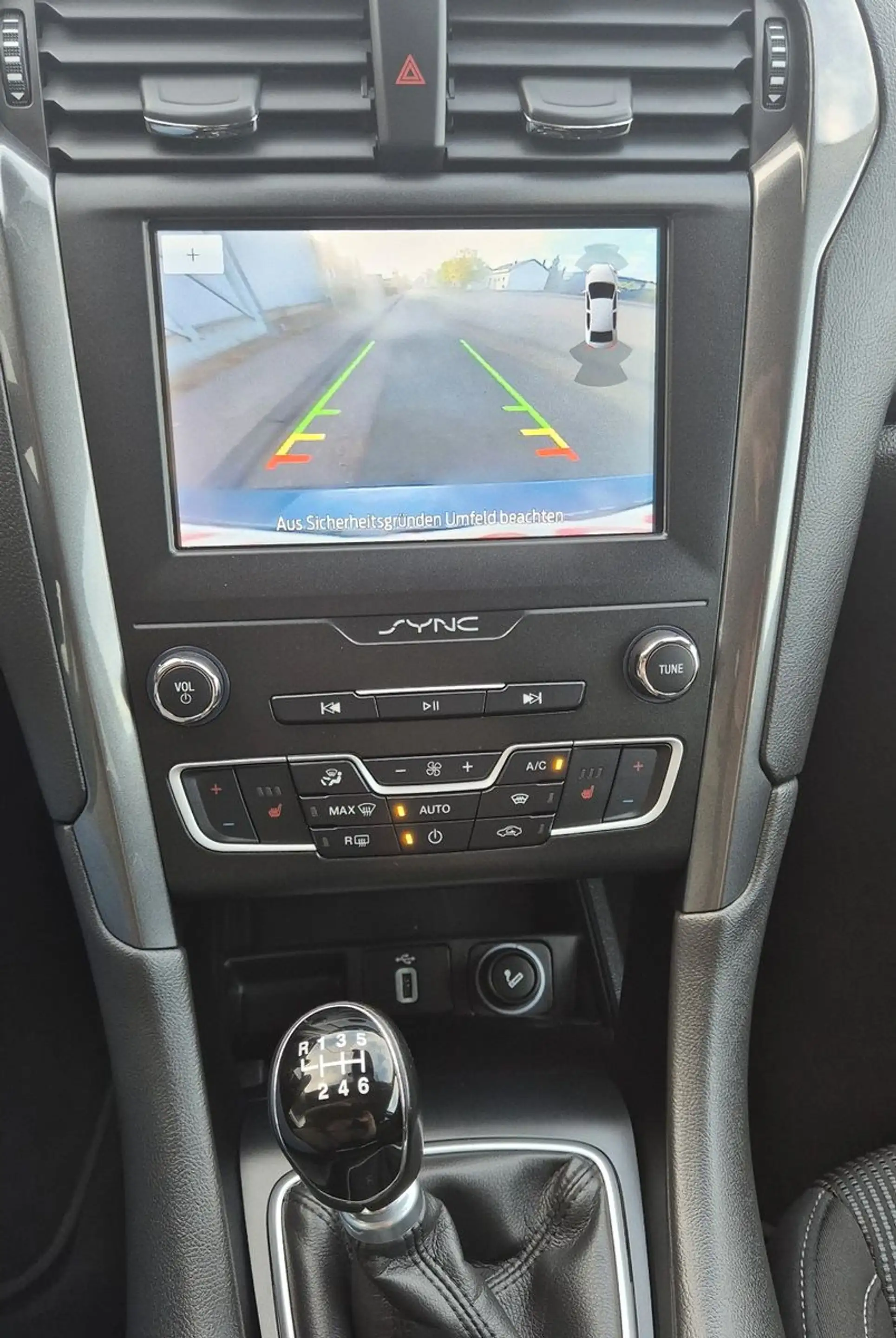 Ford Mondeo 2.0 TDCi Turnier Titanium, Kamera. — photo 11